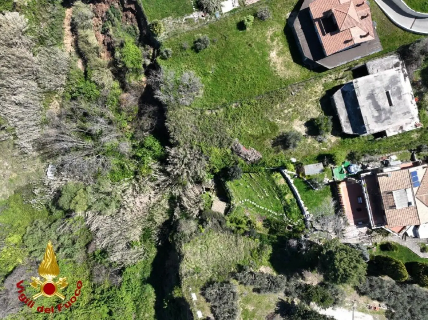 Frana Petacciato: Vigili del Fuoco monitorano con droni, A14 interdetta