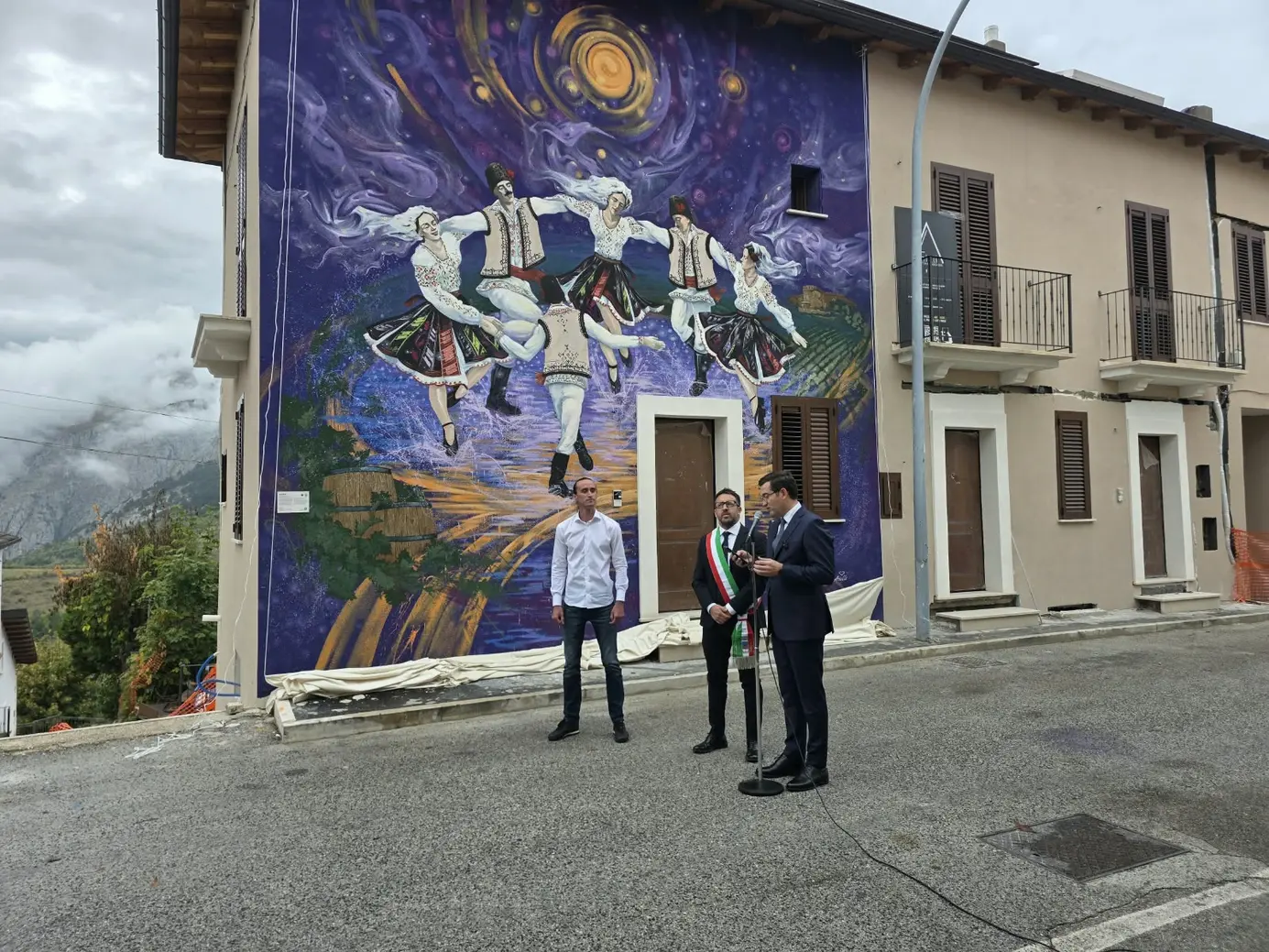 Aielli: inaugurata l'opera "HORA" che unisce Abruzzo e Moldova