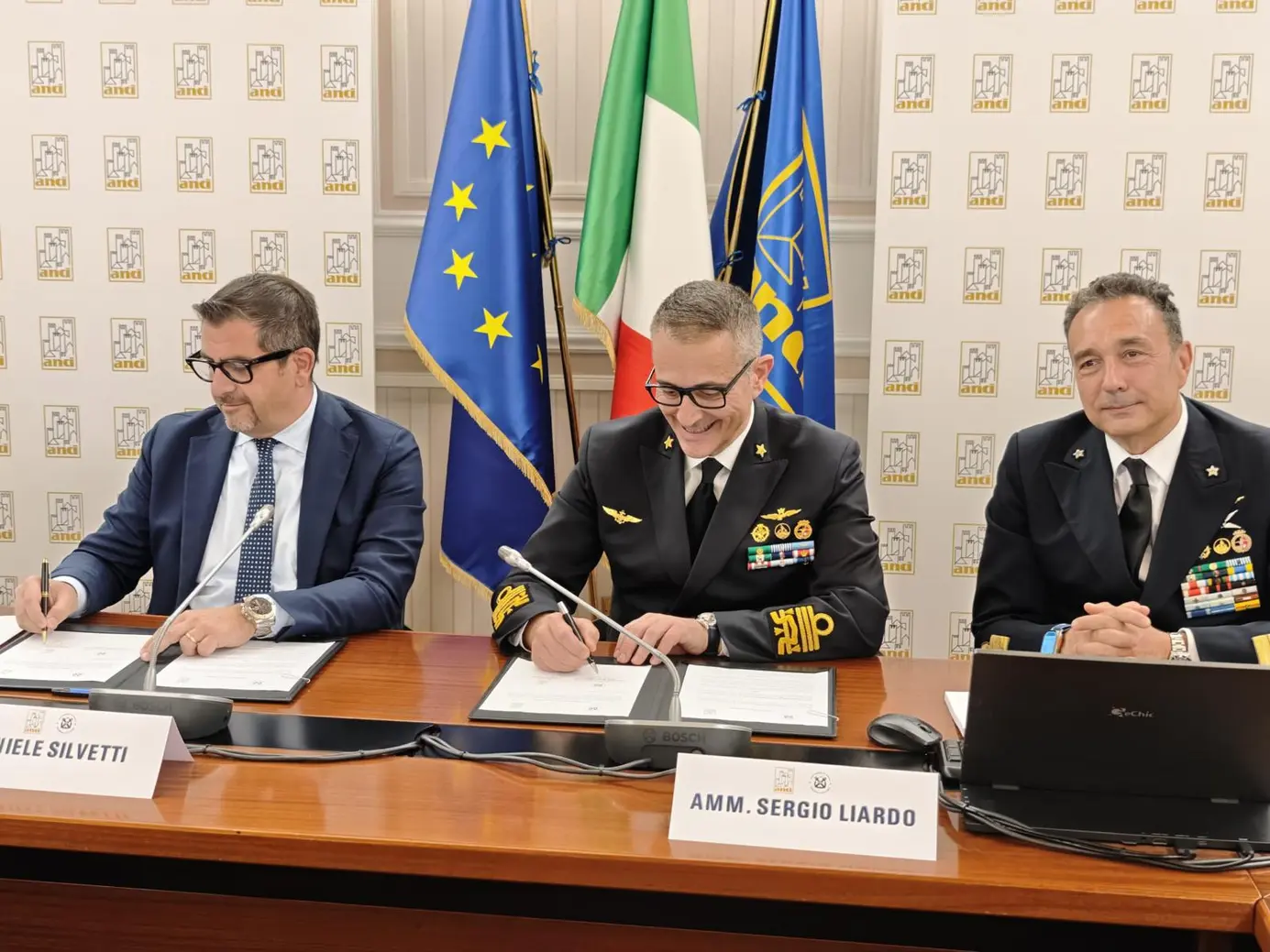 Anci e Guardia Costiera, accordo per mare sicuro e turismo sostenibile