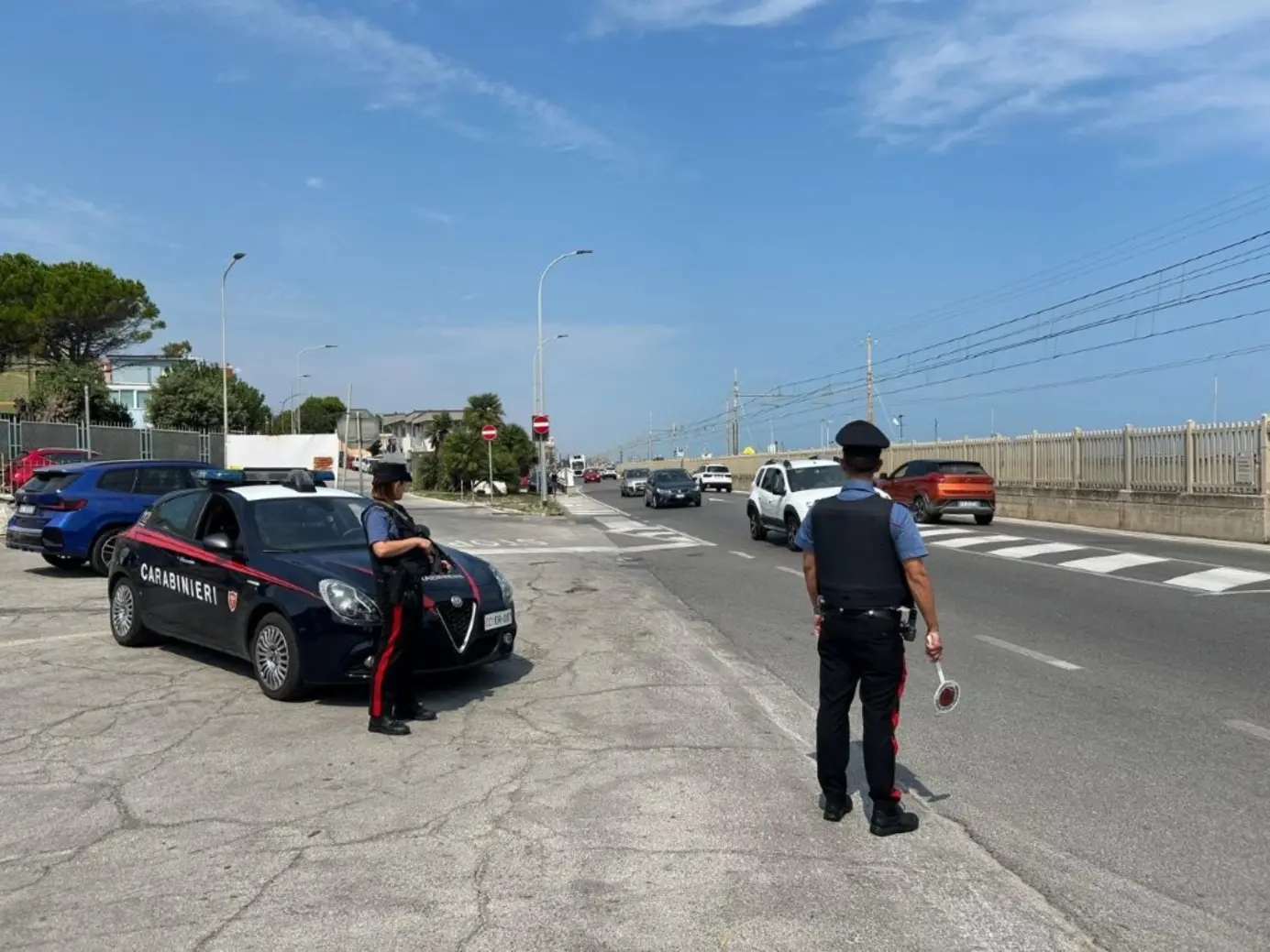 Ancona: arresto per droga e denuncia per truffa online