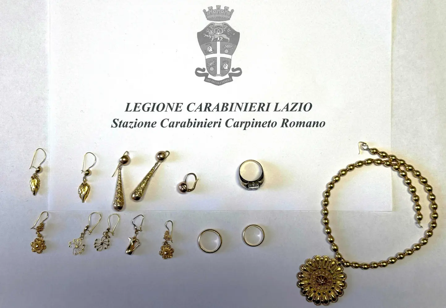 Anziana sventa truffa e fa arrestare quattro persone