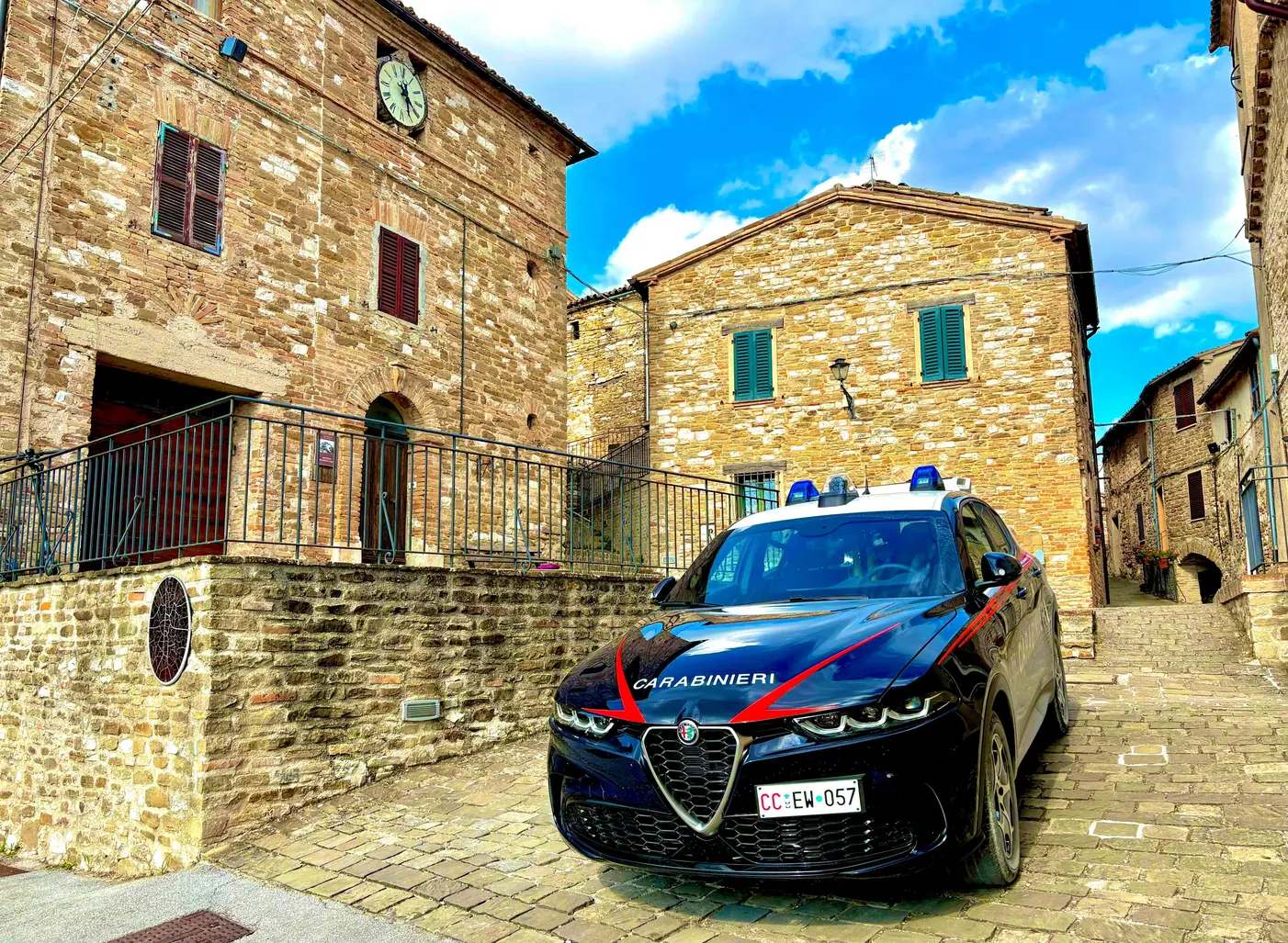 Arcevia: uomo barricato con motosega, TSO per 63enne