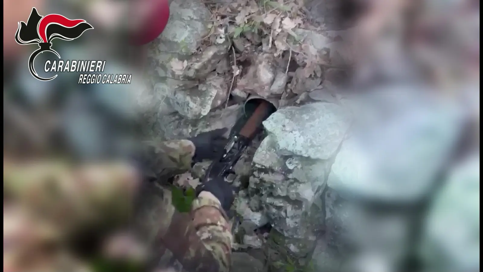 Armi nascoste nell'Aspromonte: ritrovamento dei Carabinieri