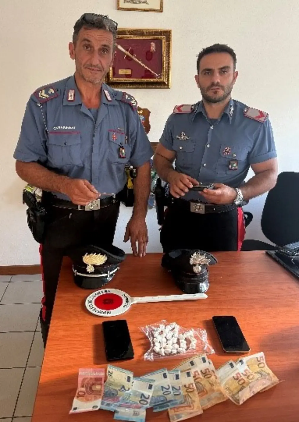 Arrestato per droga a Terni: sequestrati stupefacenti e denaro