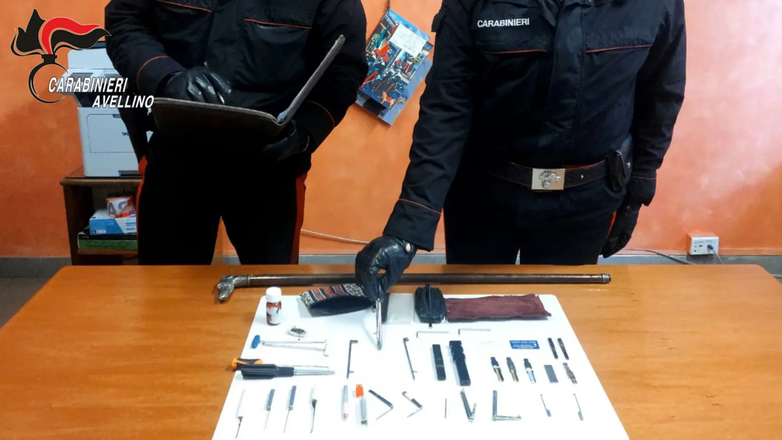 Atripalda: Carabinieri fermano auto sospetta, due stranieri denunciati