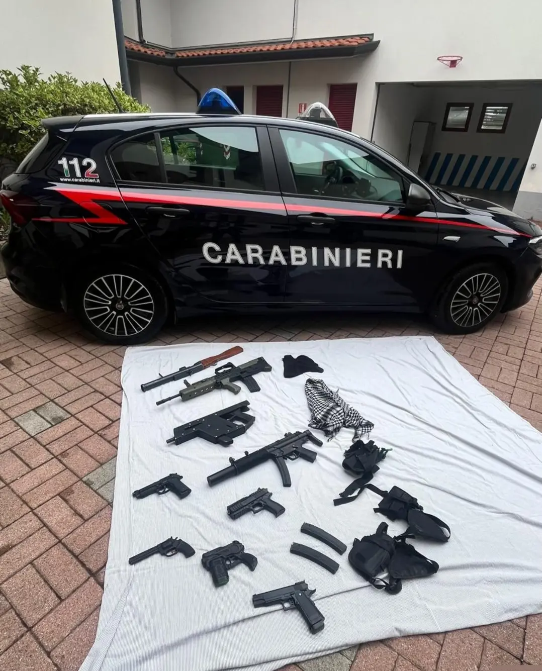 Azzano Decimo: sequestrate armi giocattolo, indagini in corso