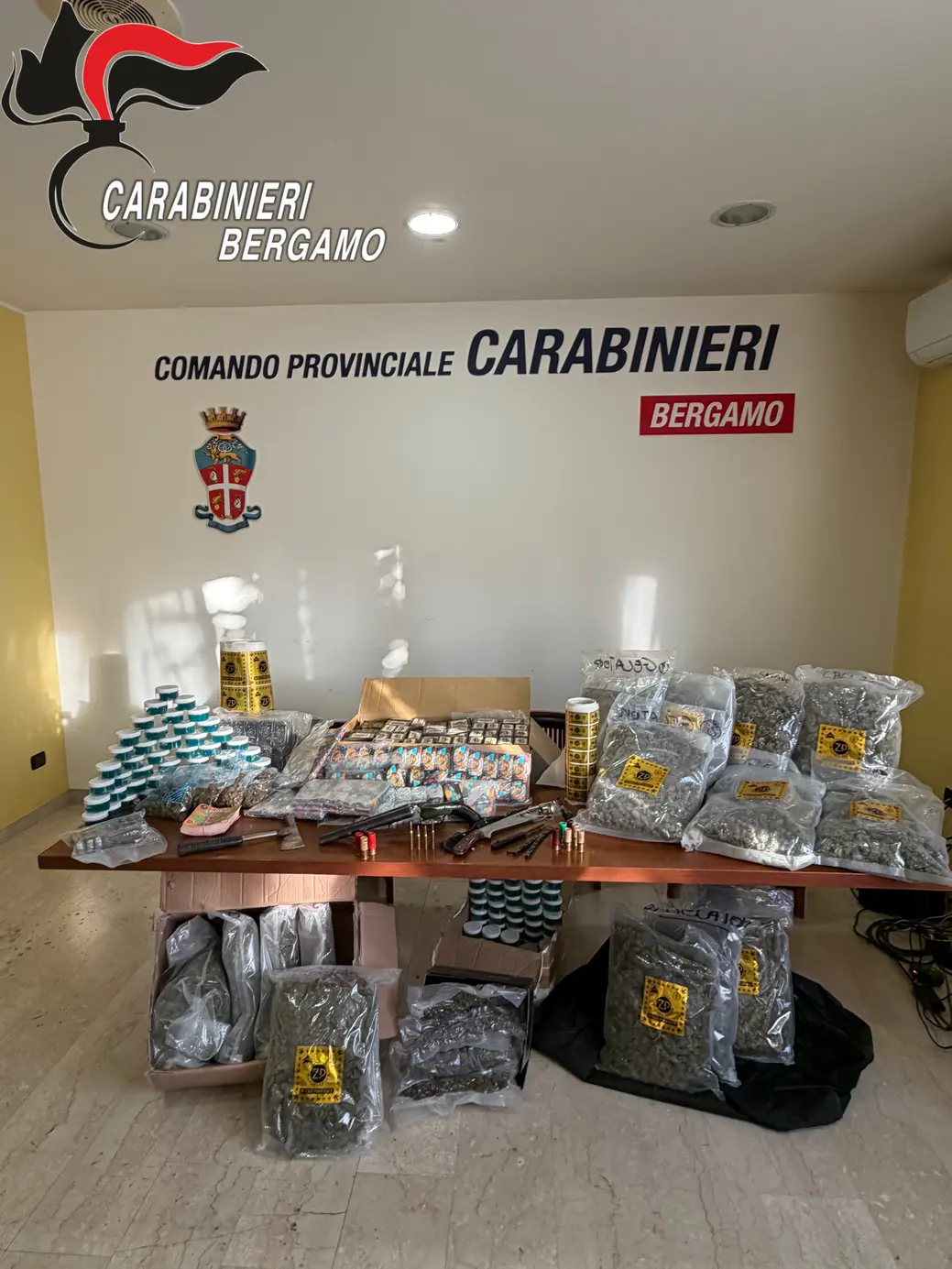Bergamo: arresto per droga e armi a Ponte San Pietro