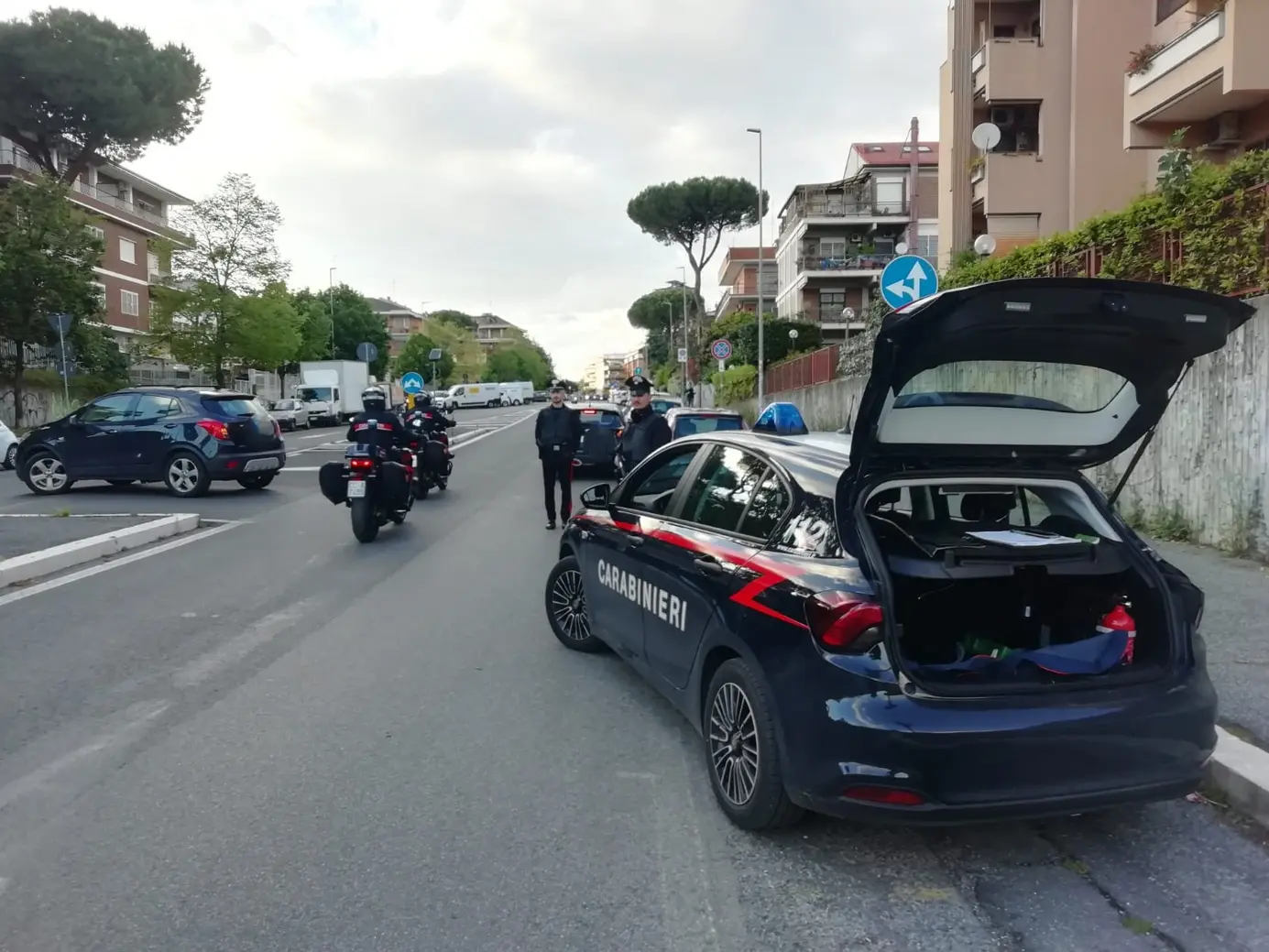 Blitz Magliana: arresti per droga e furto, minori denunciati