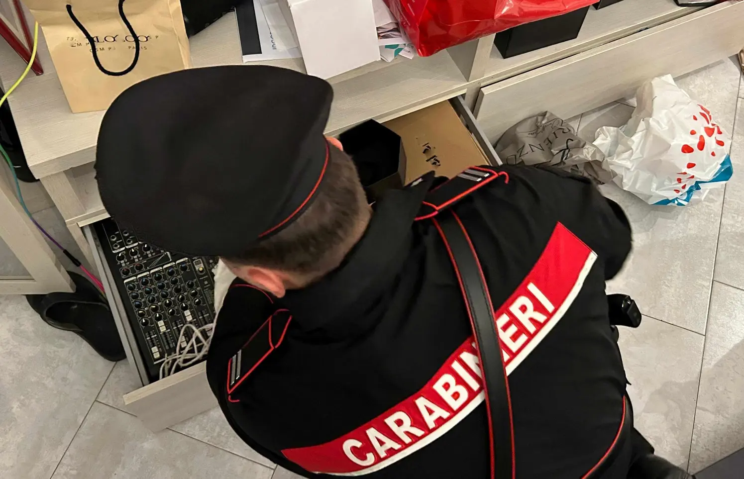 Maxi-blitz contro truffe agli anziani: 5 arresti a Napoli e Casoria