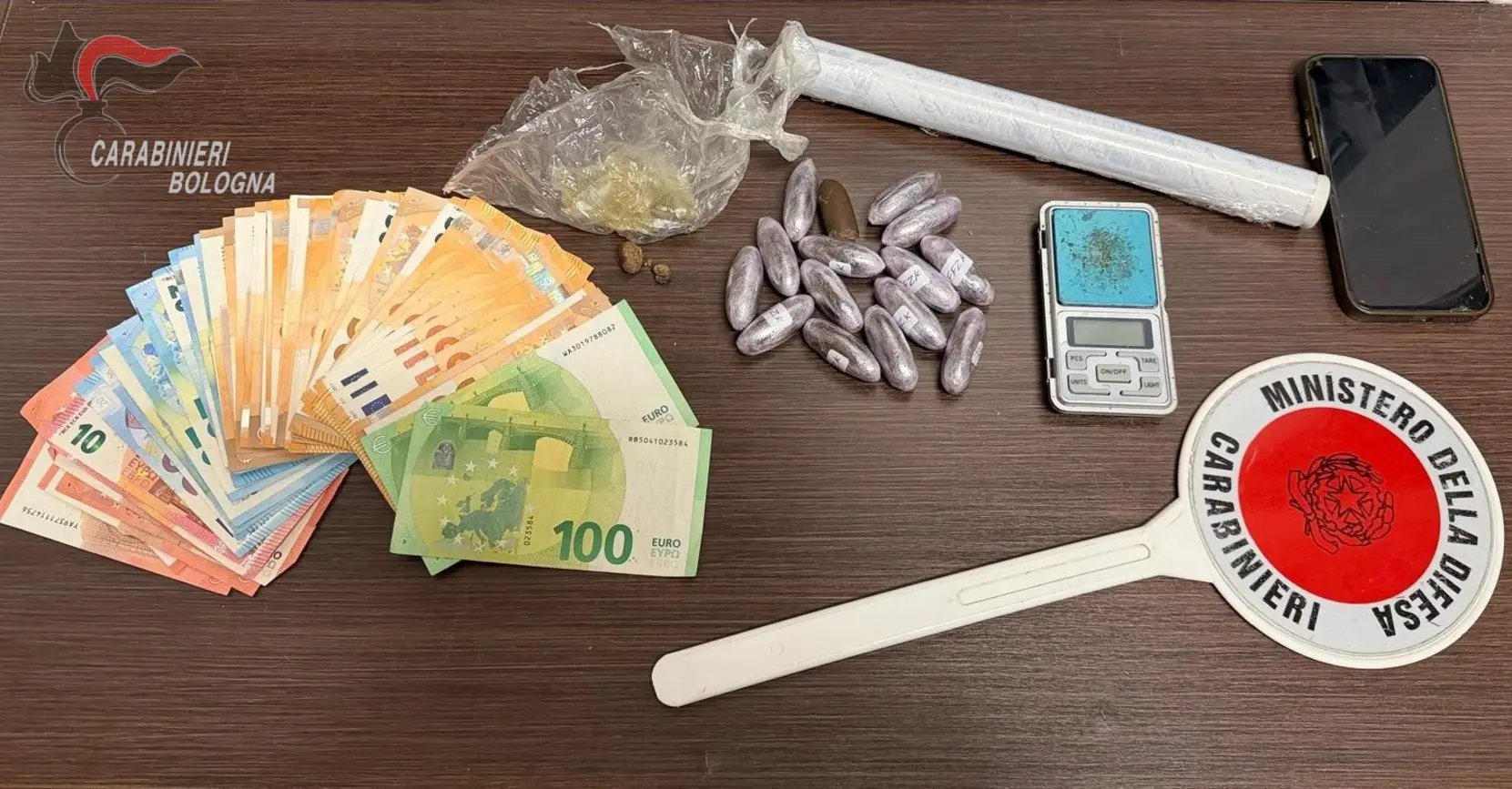 Bologna: 24enne arrestato per spaccio di hashish