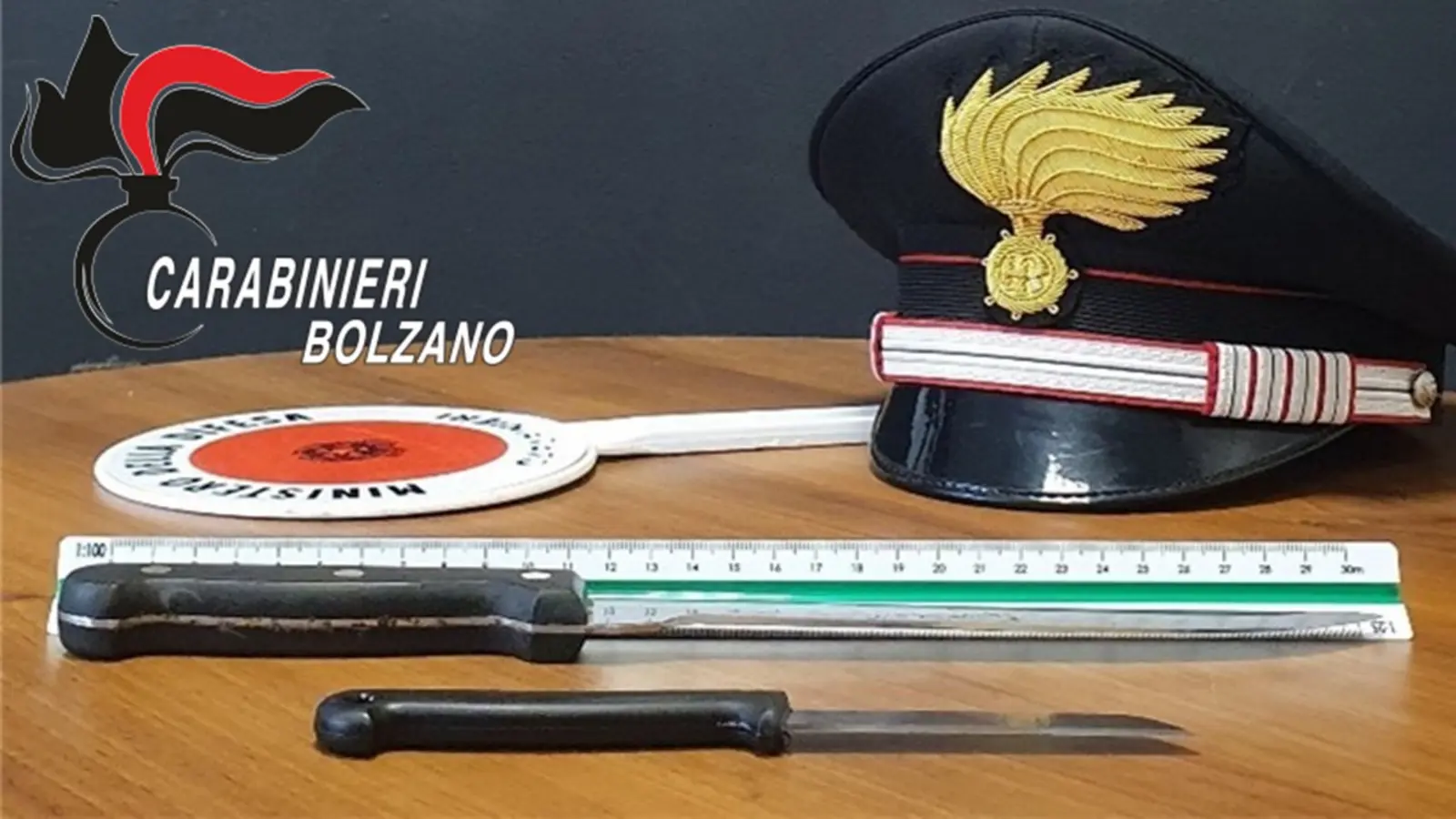 Bruneck: Carabinieri sequestrano coltelli dopo lite
