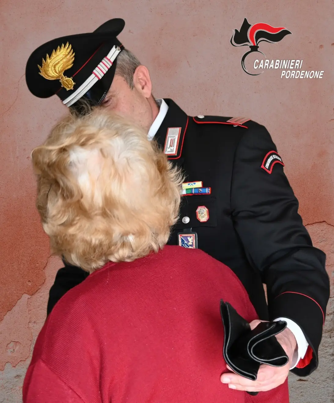 Carabinieri: allerta truffe, attenzione agli anziani
