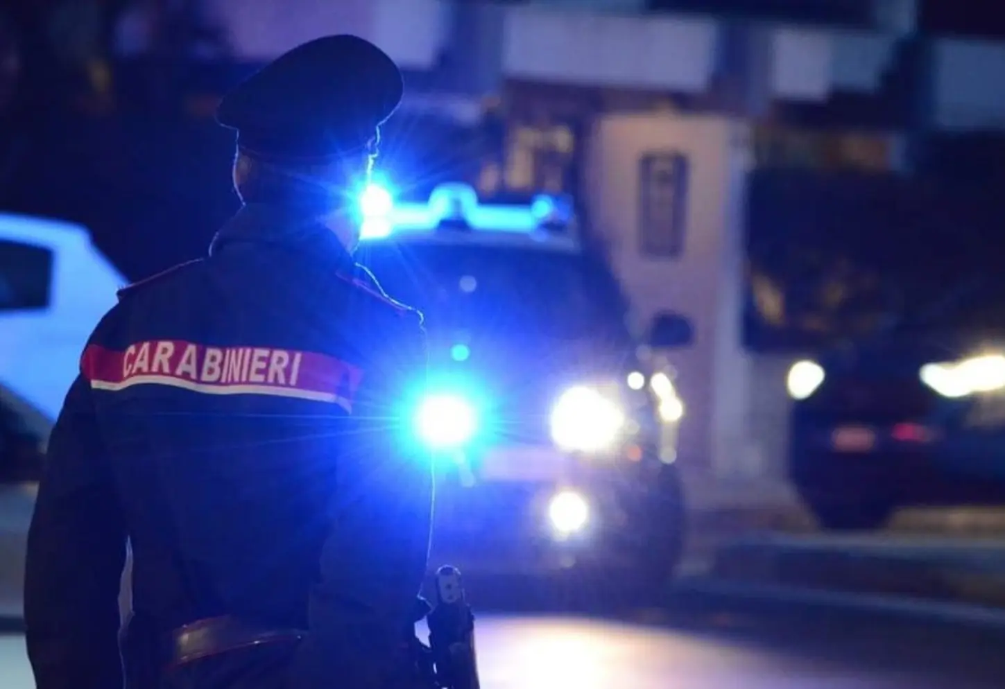 Carabinieri arrestano uomo per lesioni e porto d'armi