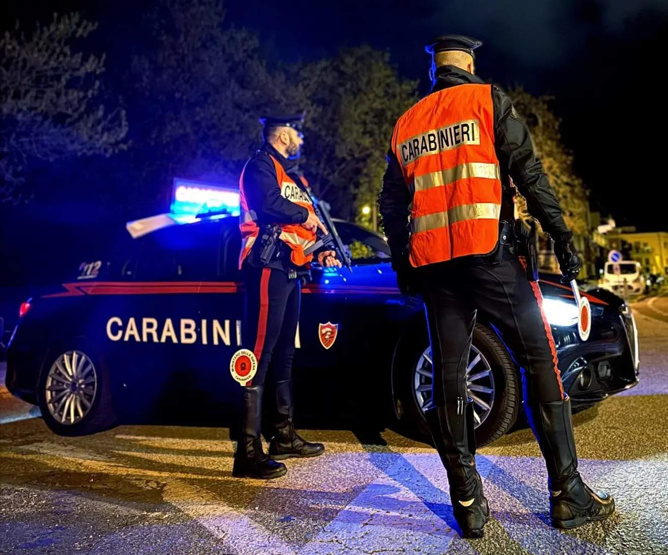 Carabinieri, blitz antidroga a Bressanone: arresti e sequestri