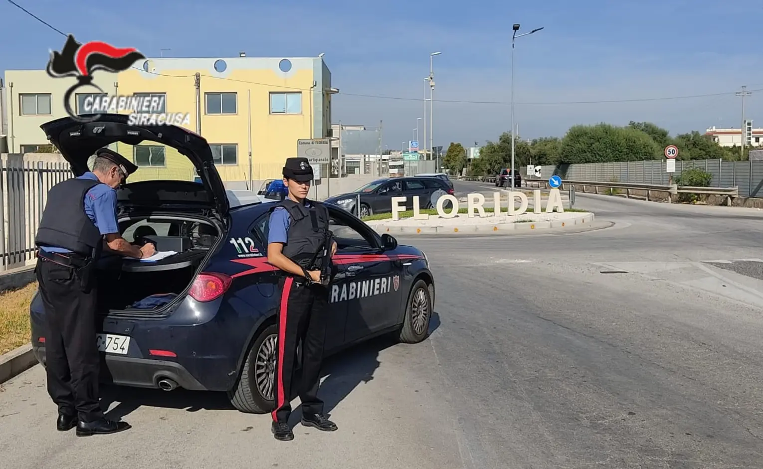 Carabinieri: blitz antidroga a Floridia, arresti e sequestri