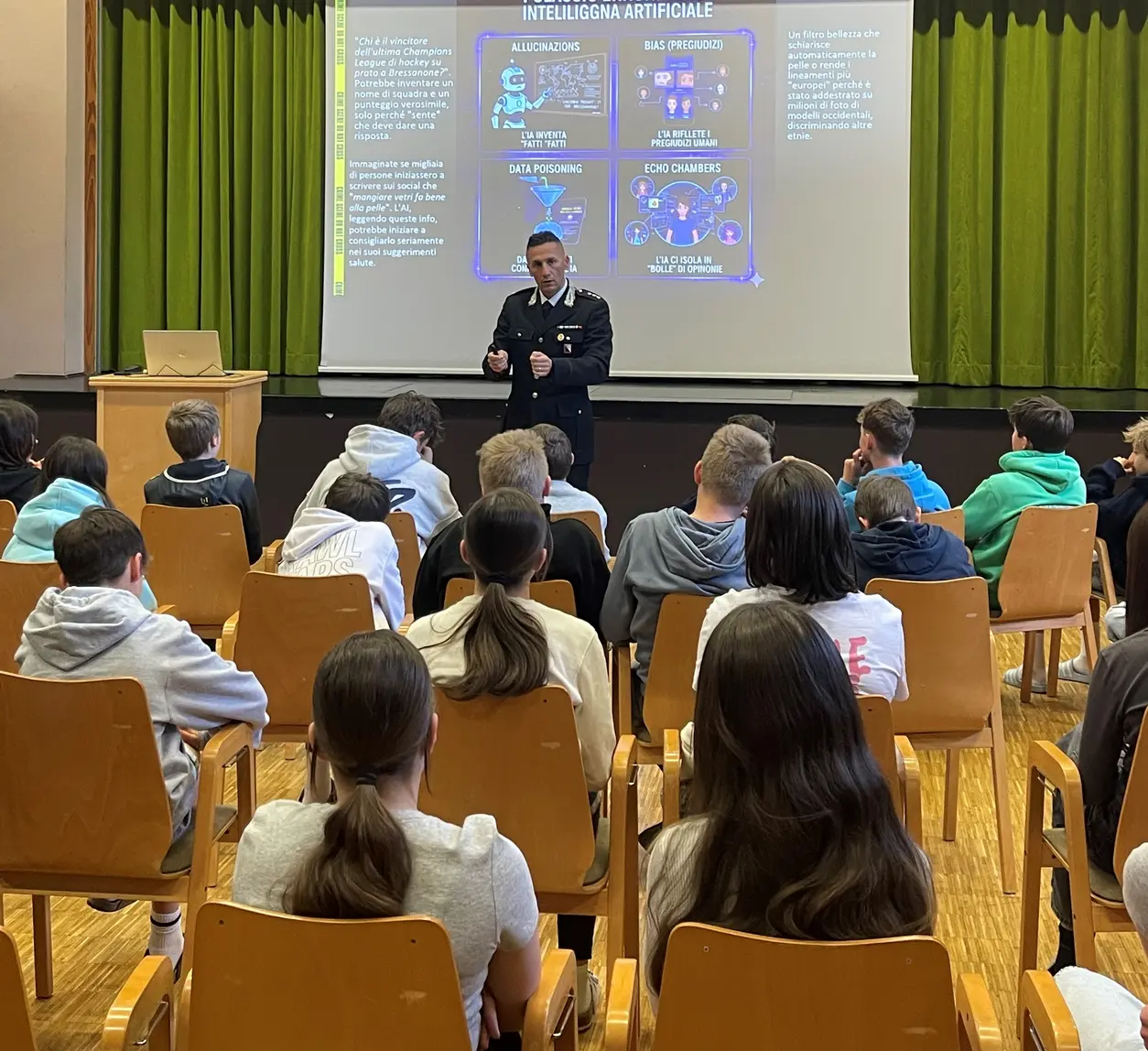 Carabinieri di Bressanone: lezione sull'intelligenza artificiale ai giovani