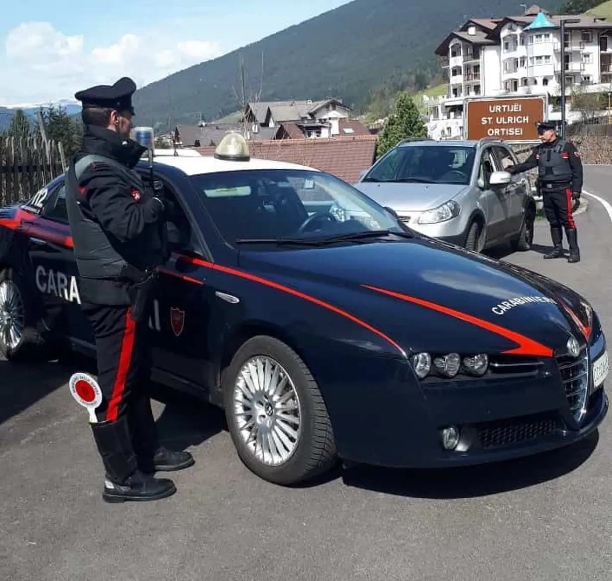 Carabinieri: controllo stradale a Ortisei