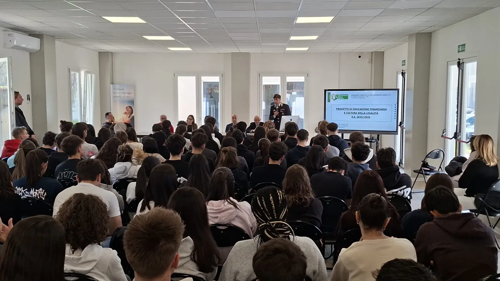 Carabinieri e Fondazione contro l'usura: educazione finanziaria per i giovani