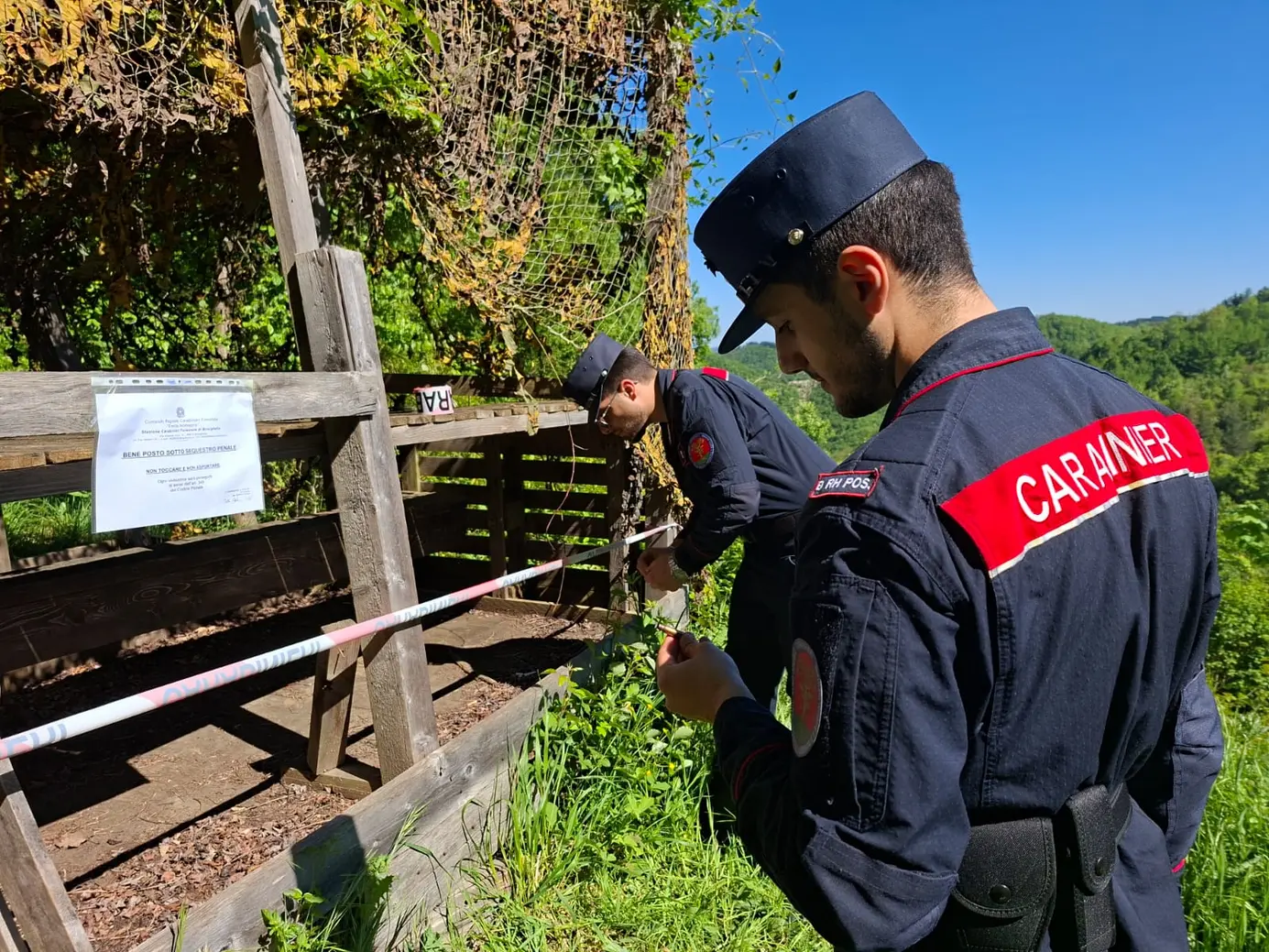Carabinieri forestali scoprono discarica abusiva