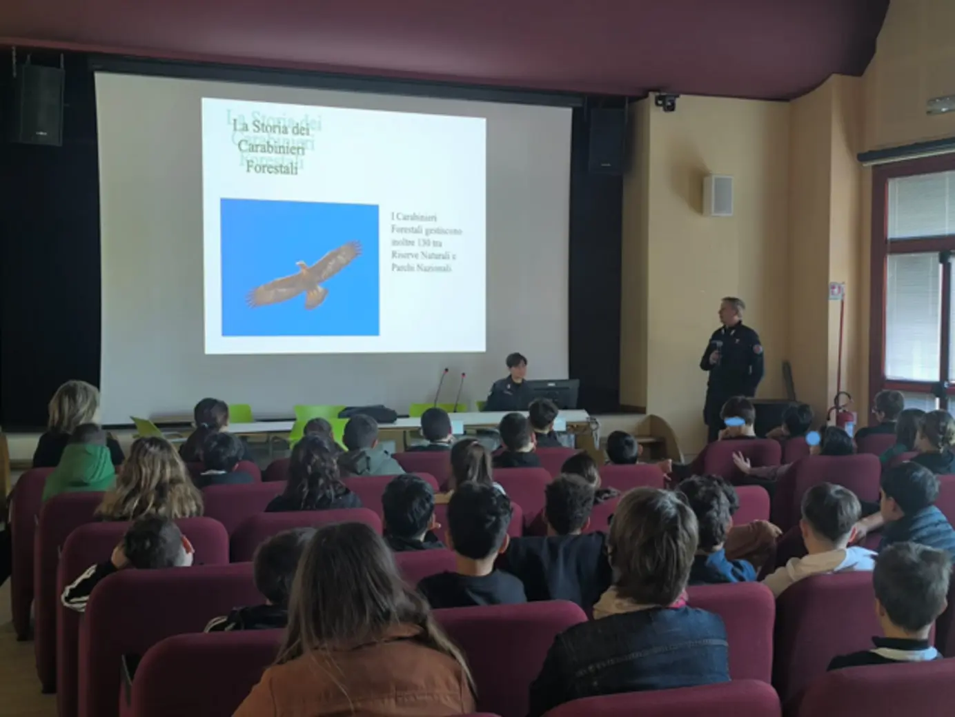 Carabinieri Forestali incontrano studenti a Varese