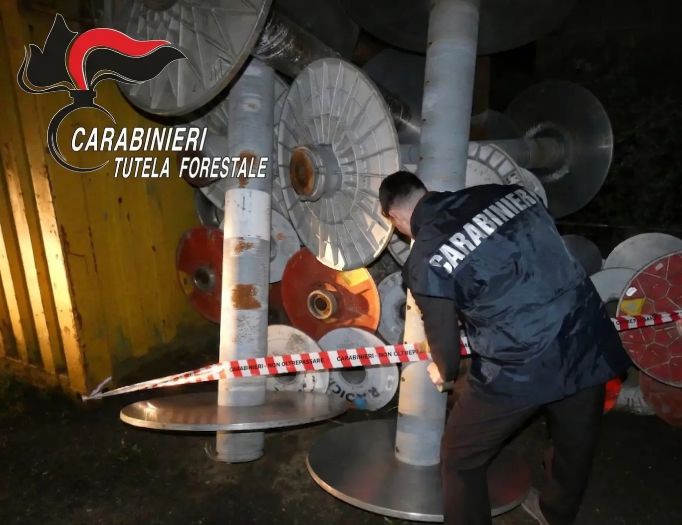 Carabinieri forestali scoprono traffico illecito di rifiuti