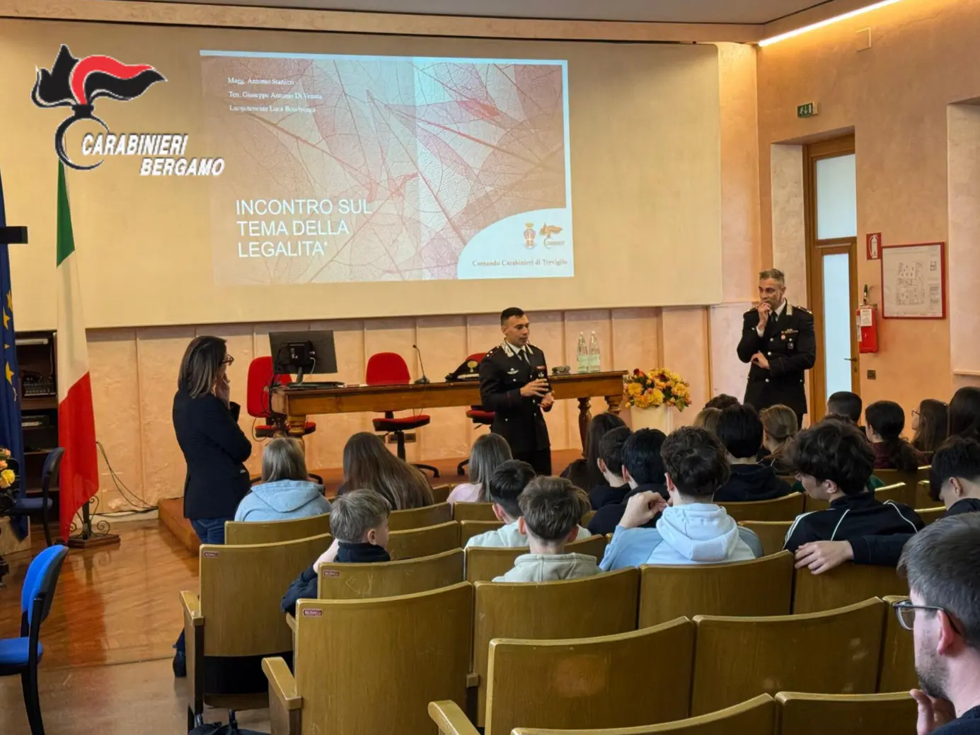 Carabinieri incontrano studenti su tema legalità
