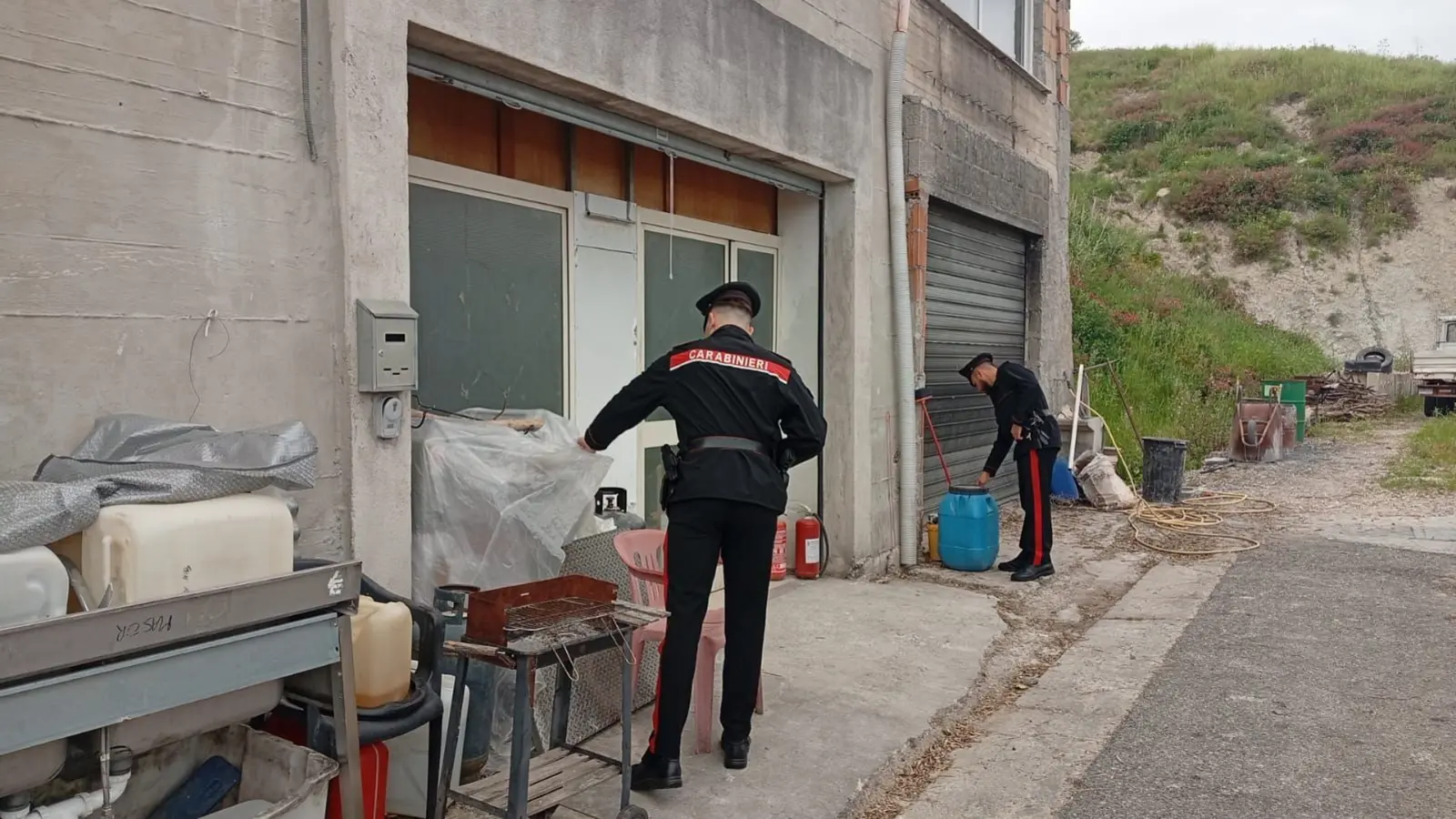 Carabinieri intensificano controlli su attività commerciali a Catanzaro