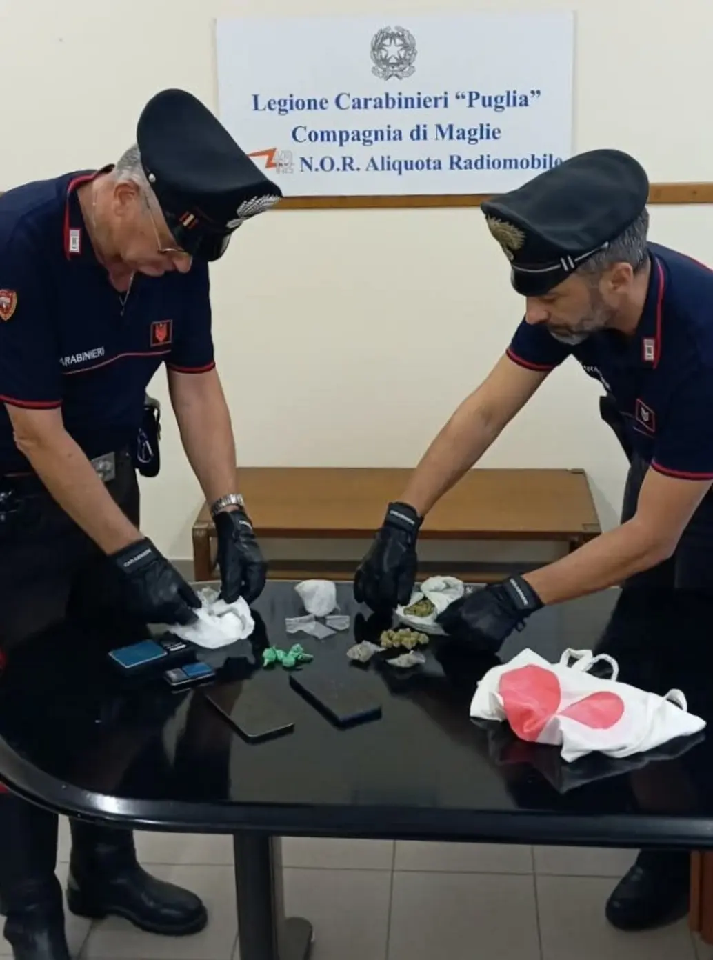 Carabinieri Lecce: maxi sequestro di droga in città