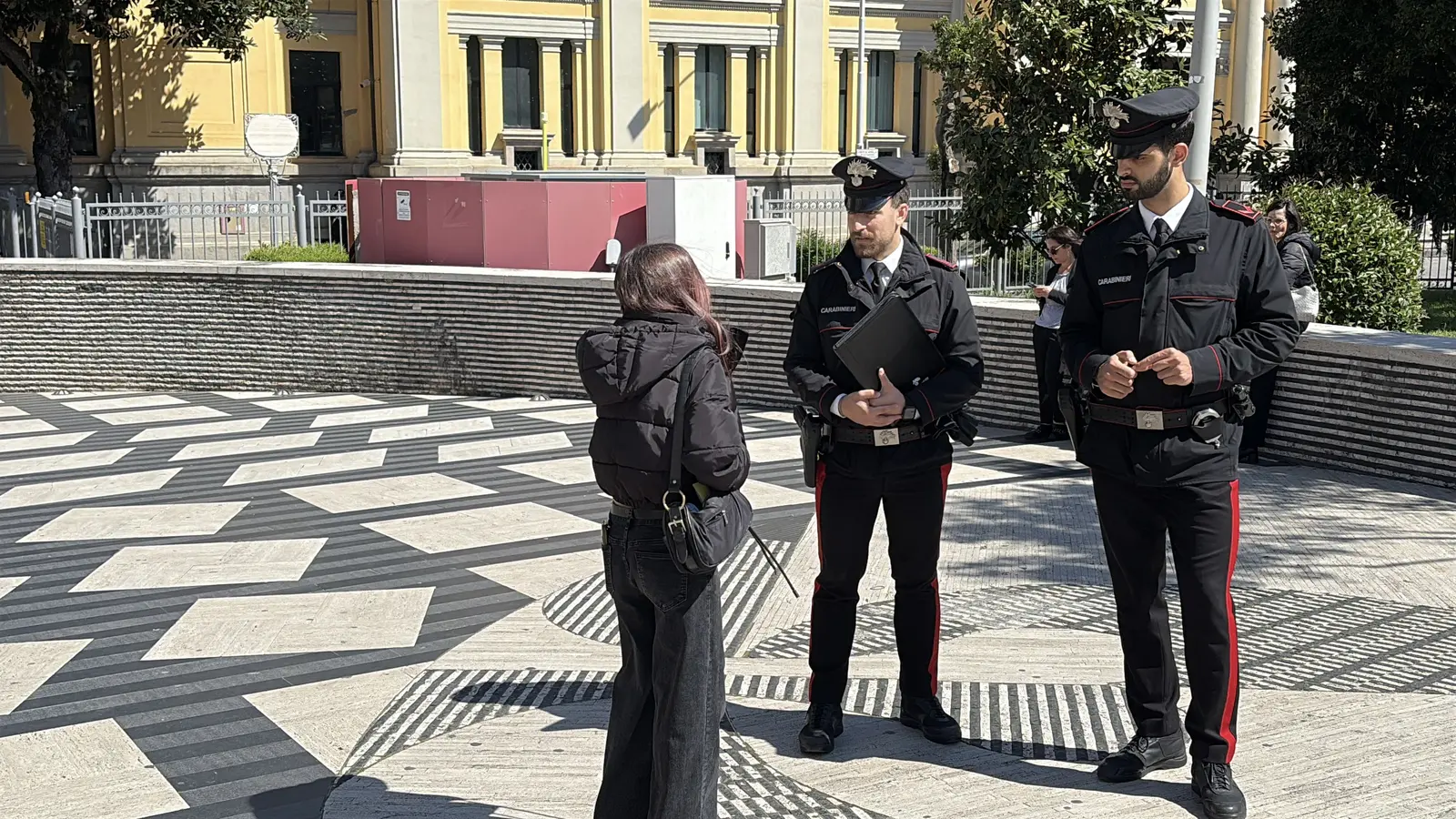Carabinieri: più pattuglie a piedi per la sicurezza in provincia