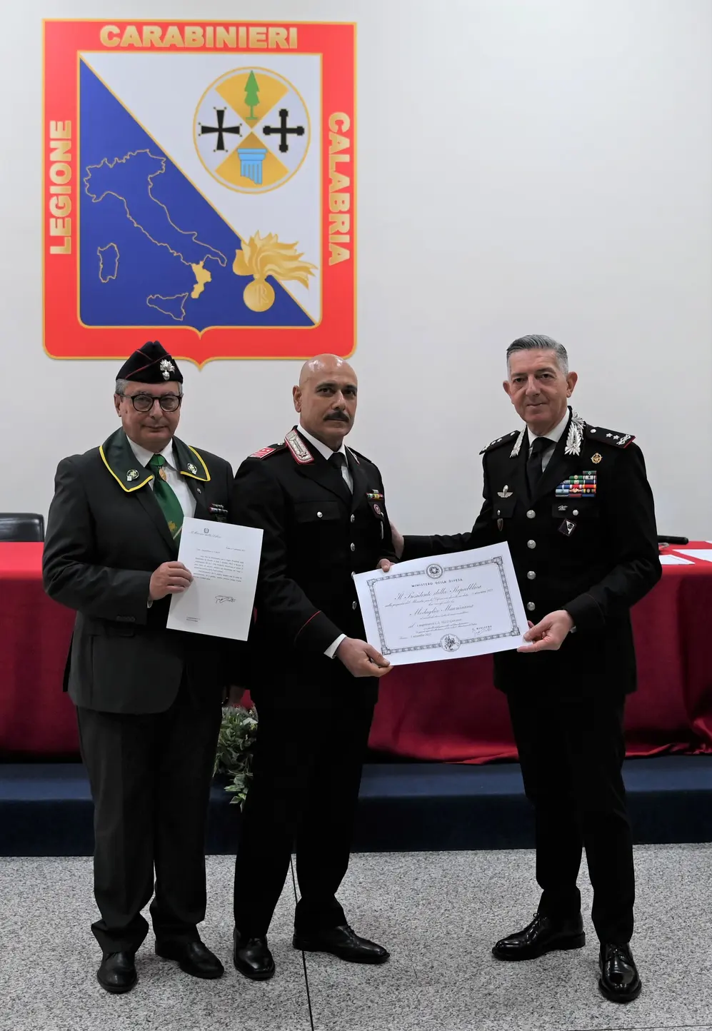 Carabinieri: riconoscimenti per meriti e anzianità di servizio