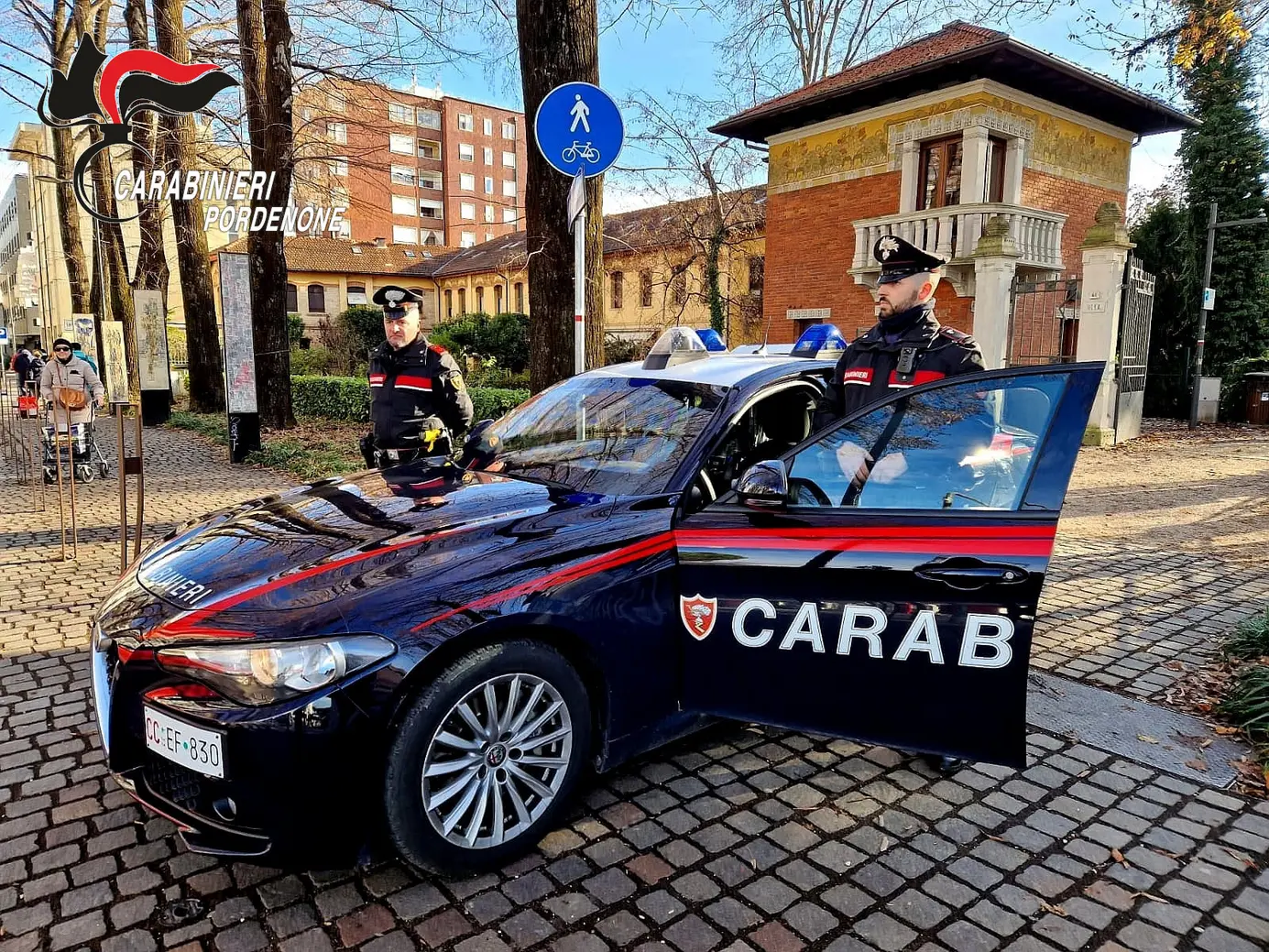 Carabinieri salvano anziano in difficoltà a Pordenone
