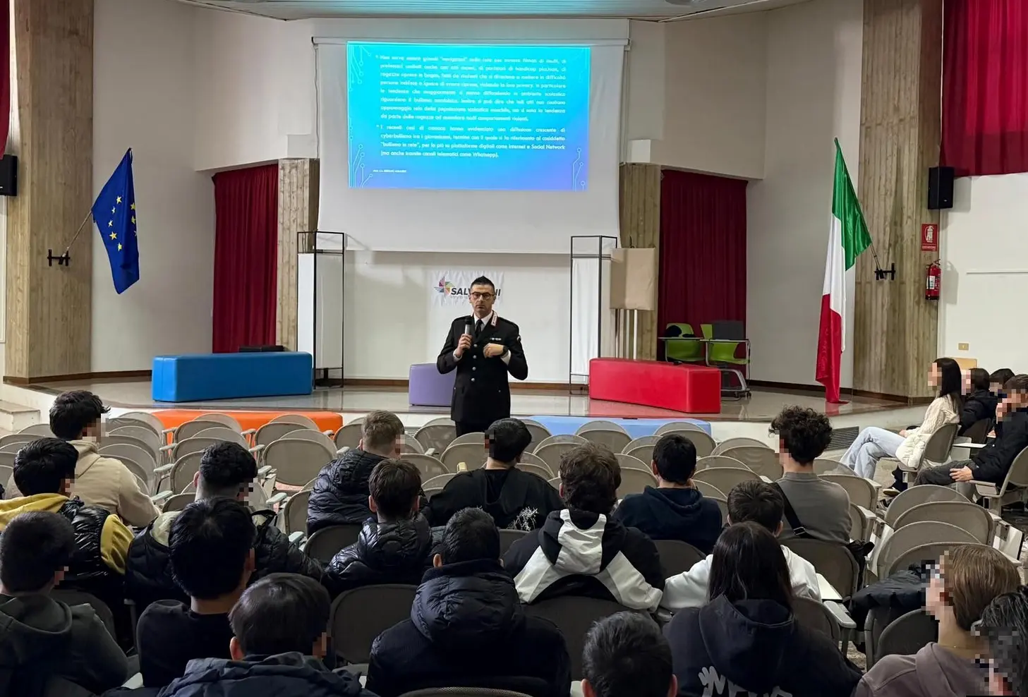 Carabinieri a scuola: legalità e bullismo al "Salvemini" di Fasano