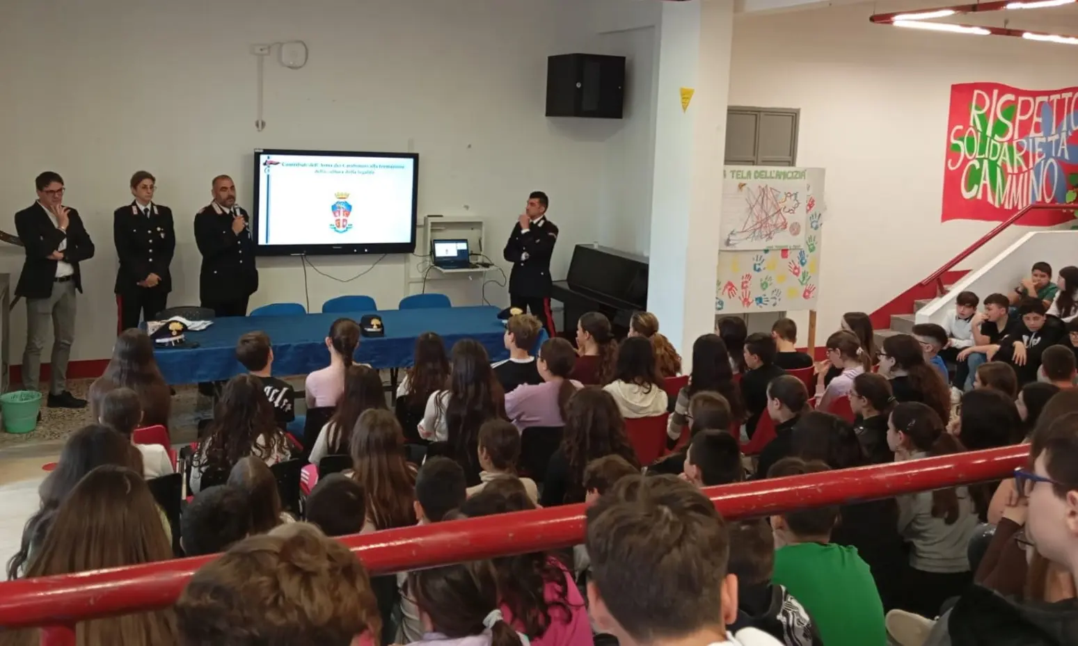 Carabinieri a scuola: legalità digitale e bullismo al centro del dibattito