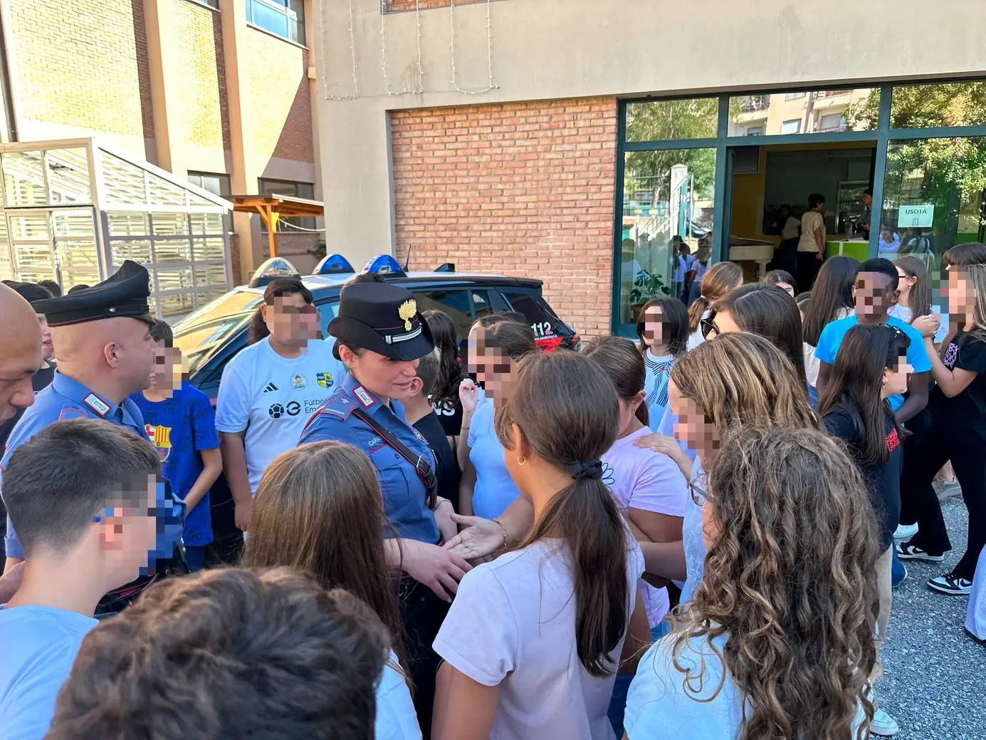 Carabinieri in visita alle scuole per l'inizio dell'anno