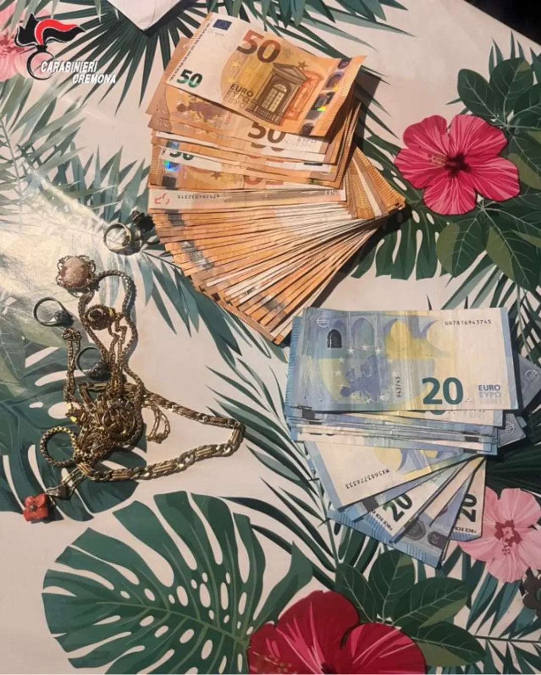Carabinieri sequestrano denaro e preziosi a Cremona
