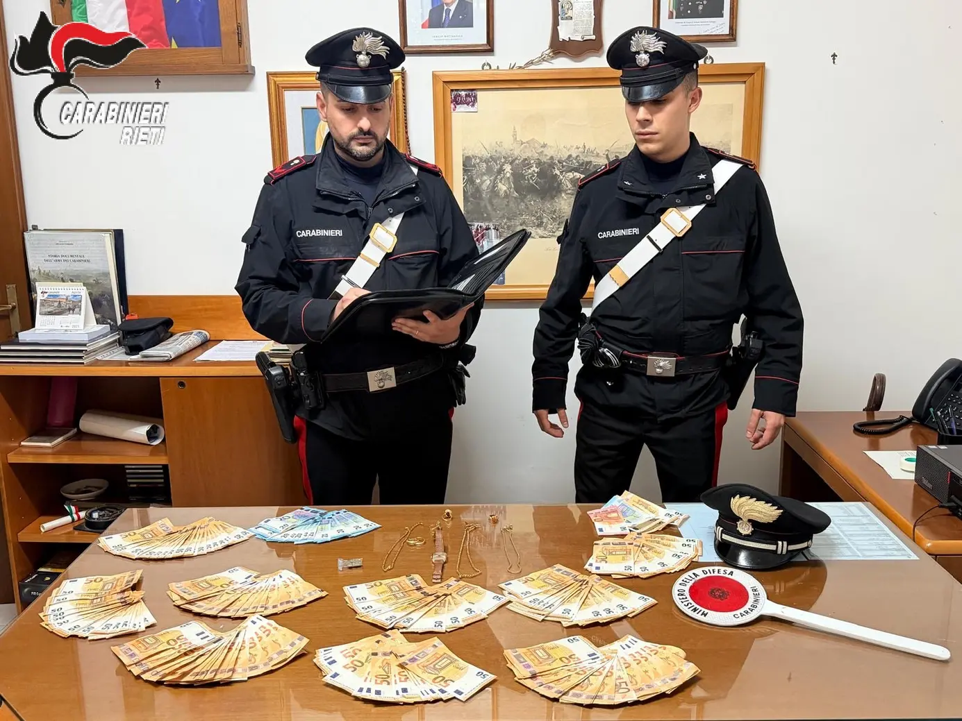 Carabinieri sequestrano denaro e preziosi a Rieti