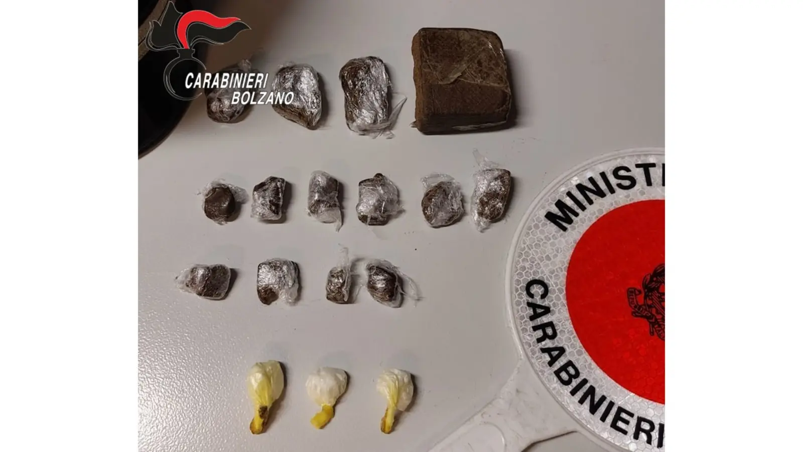 Carabinieri sequestrano hashish e marijuana a Bressanone