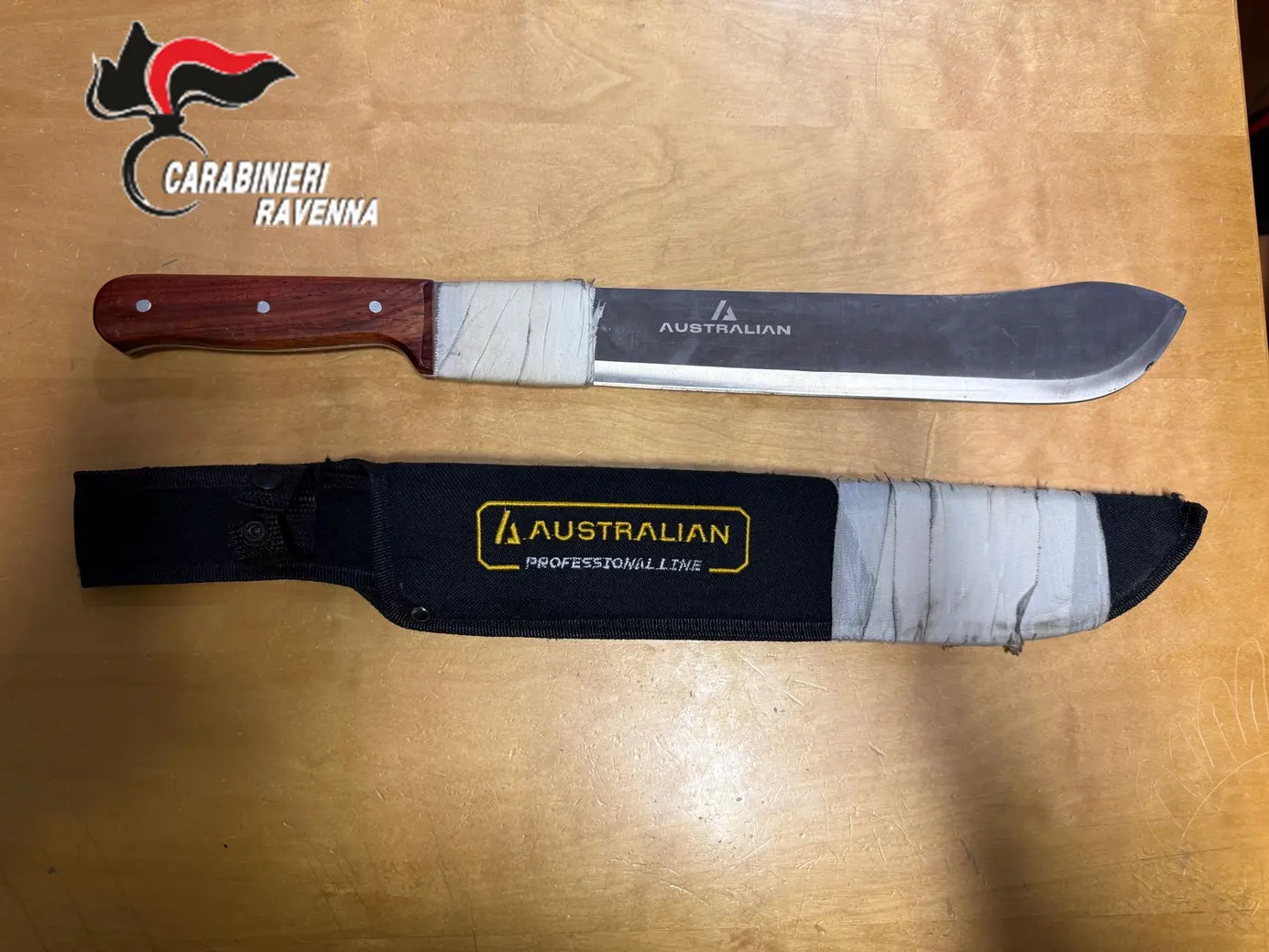 Carabinieri sequestrano machete a Lido Adriano