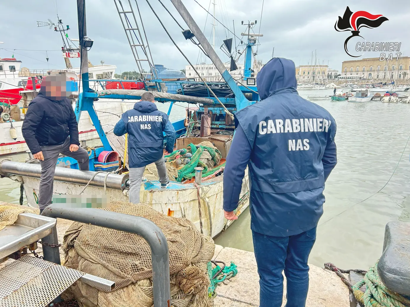 Carabinieri sequestrano tonnellate di pesce a Barletta