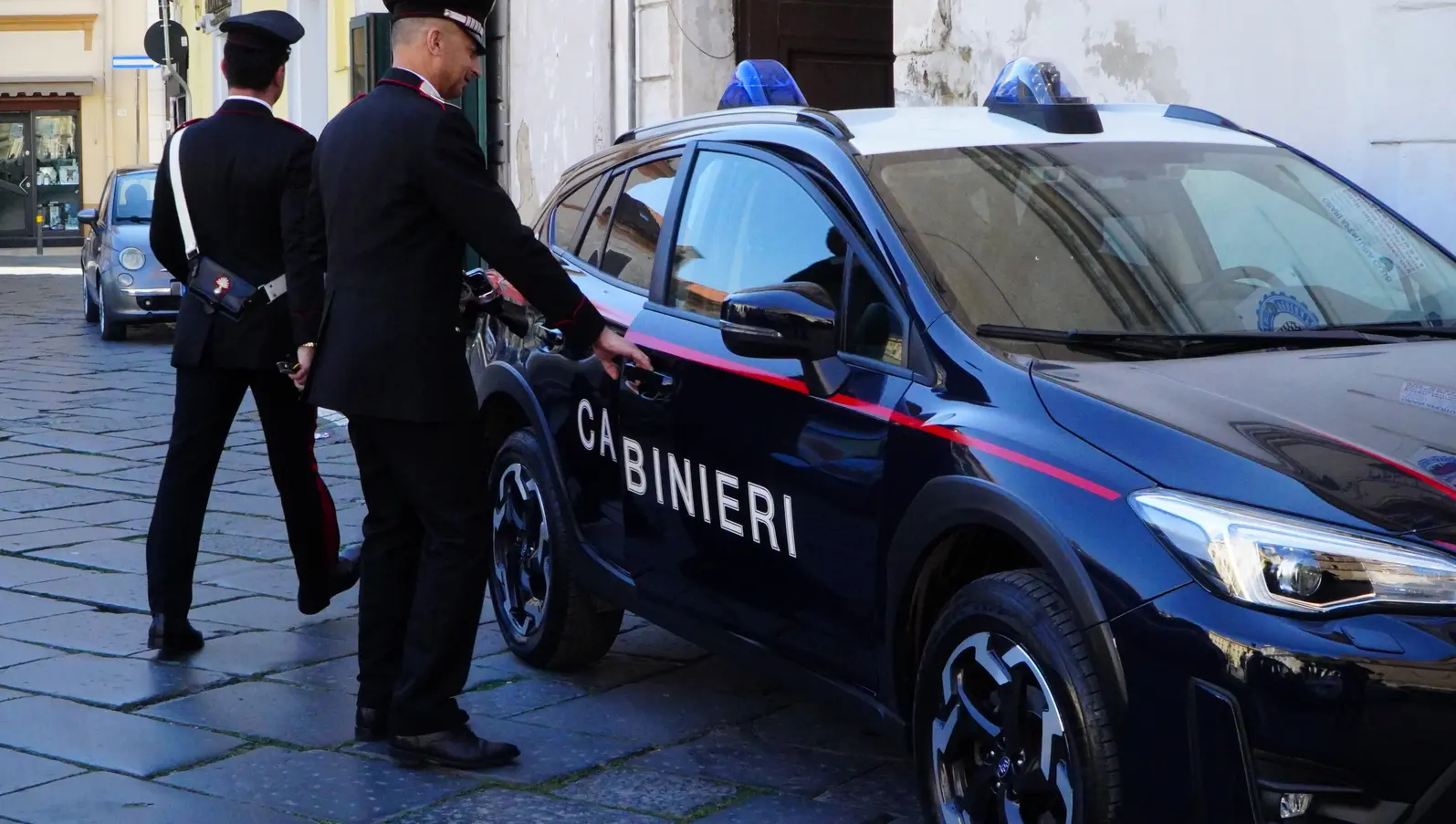 Caserta: 26enne denunciato per resistenza e danneggiamento