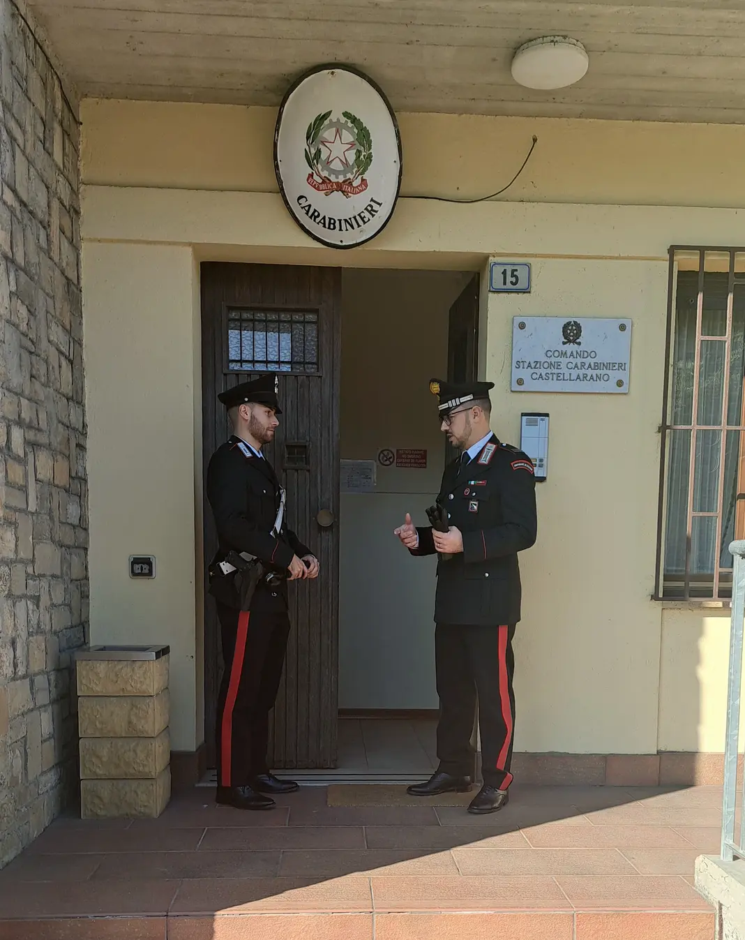 Castellarano: denunciato 48enne per danneggiamento corona 25 Aprile