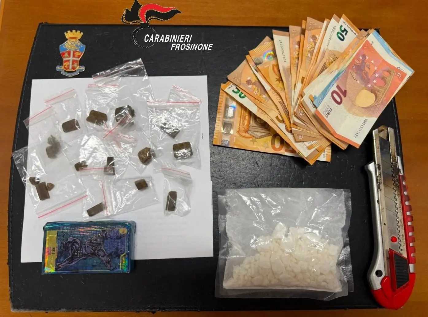 Ceccano: 54enne arrestato per droga, sequestrati cocaina e hashish