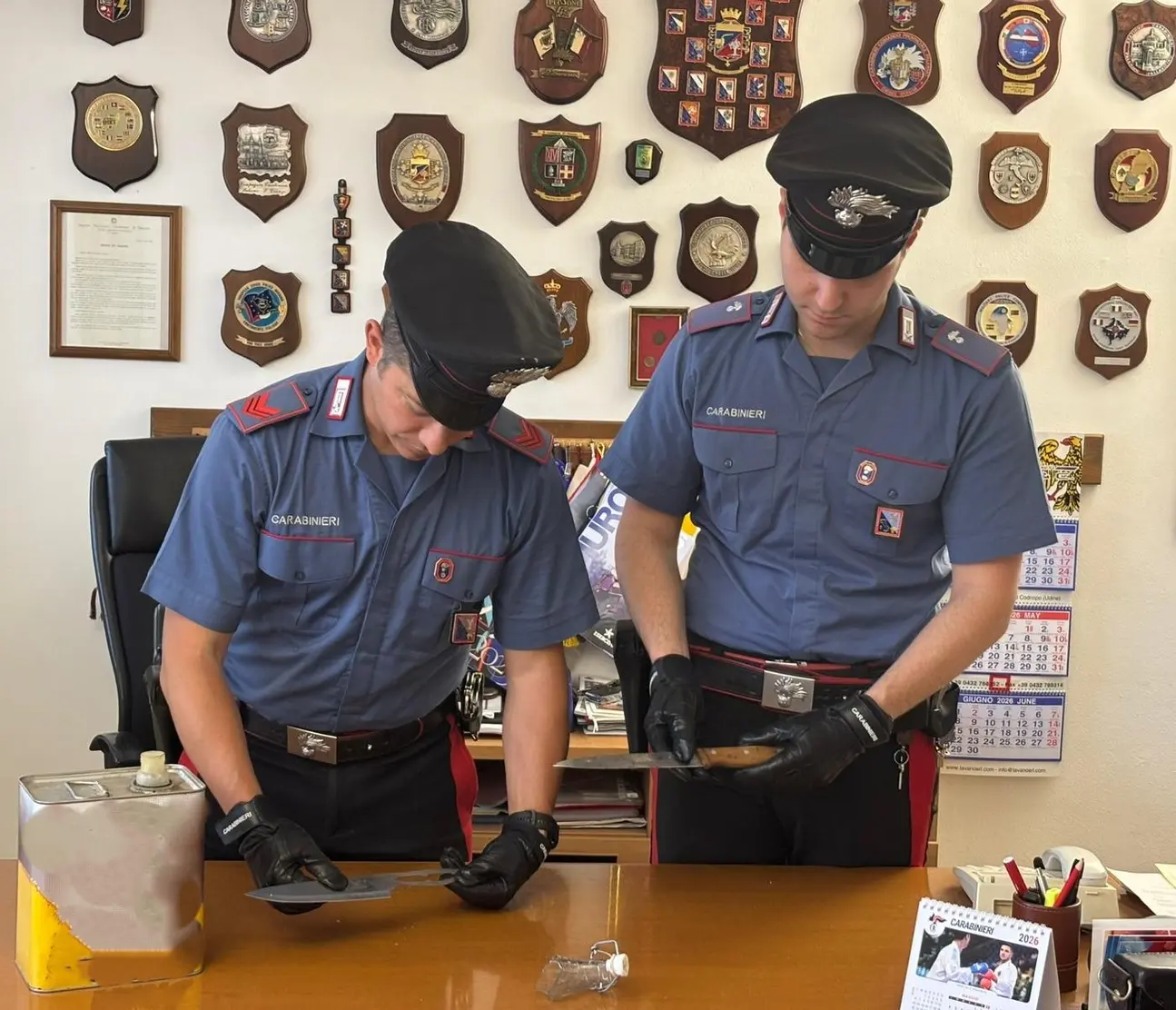 Codroipo: minaccia i Carabinieri con coltelli e benzina