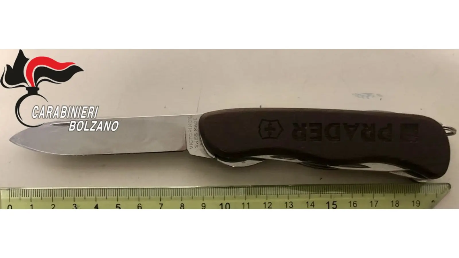 Coltello sequestrato dai Carabinieri a Bressanone