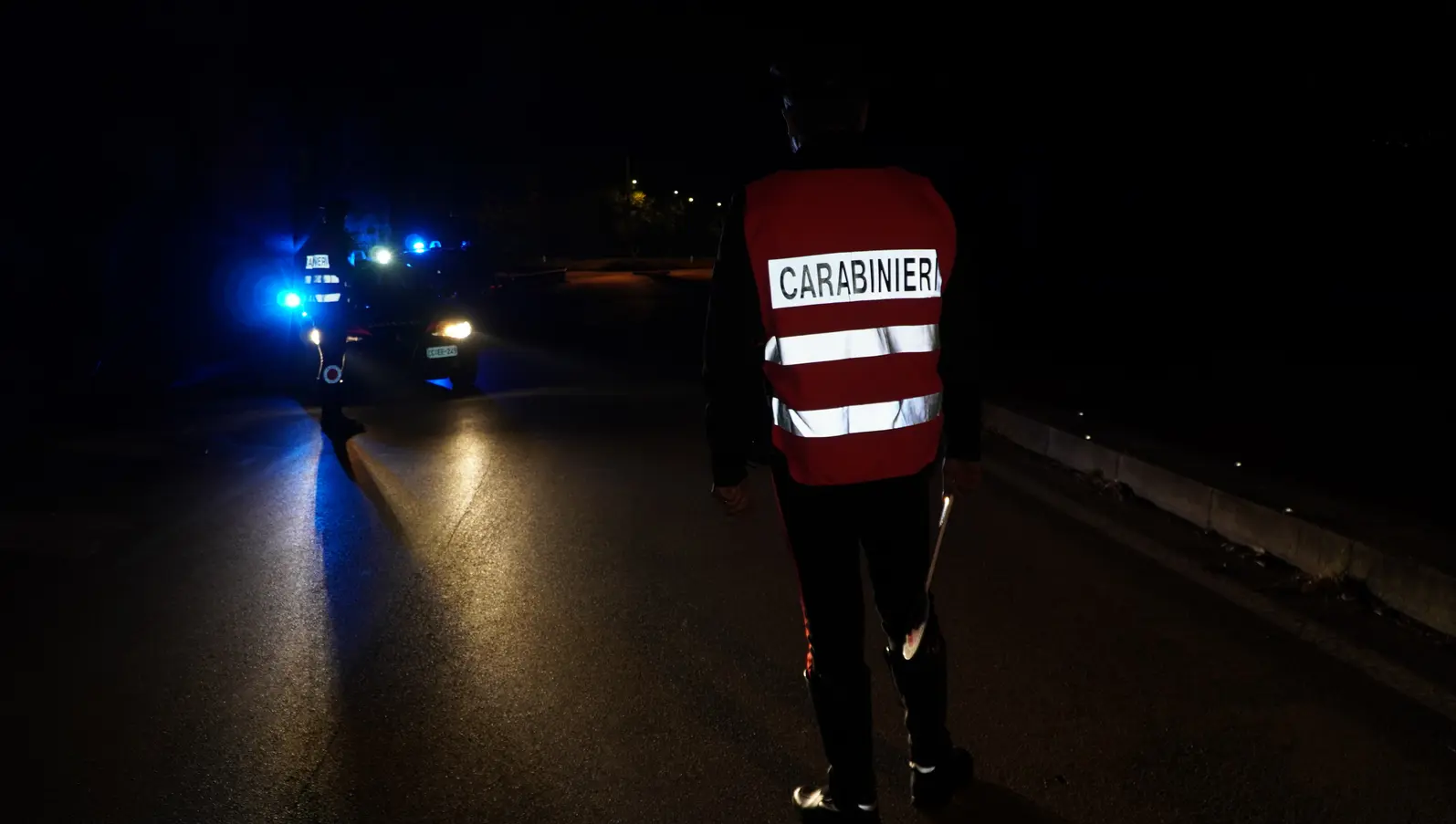 Controlli notturni: denunce per droga, evasione e guida senza patente