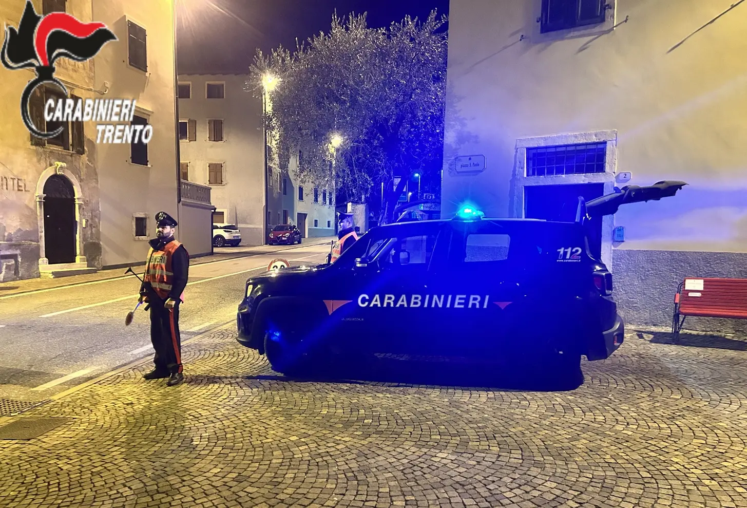 Controlli stradali notturni a Riva del Garda: Carabinieri in azione