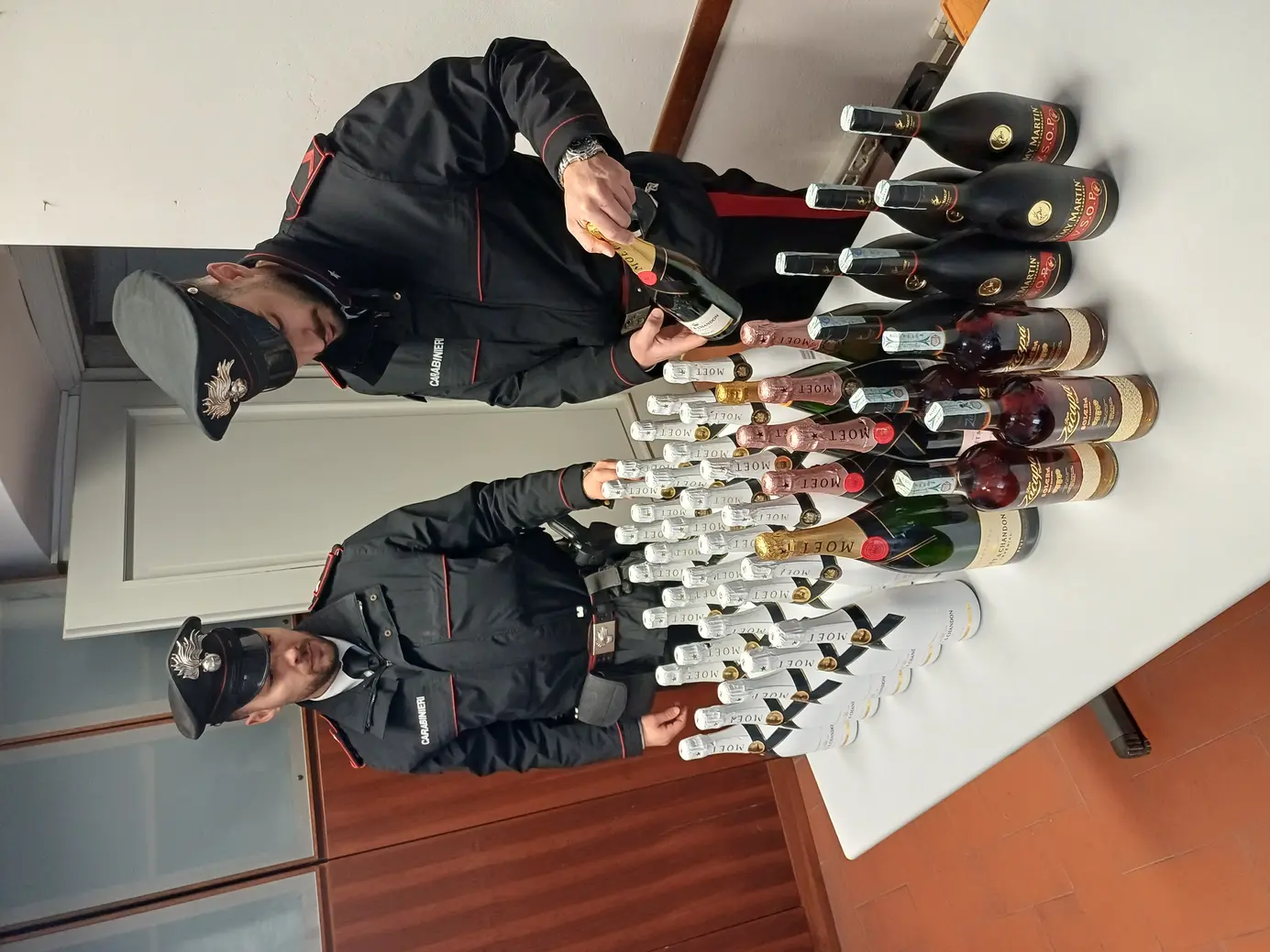 Cortona: due arresti per furto di alcolici e beni di lusso