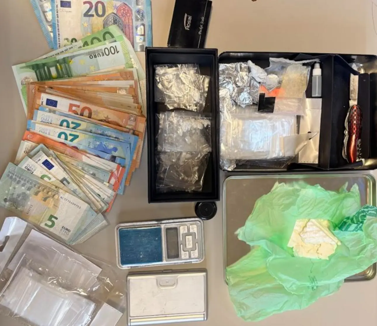 Cremona: arrestato per droga e possesso di armi