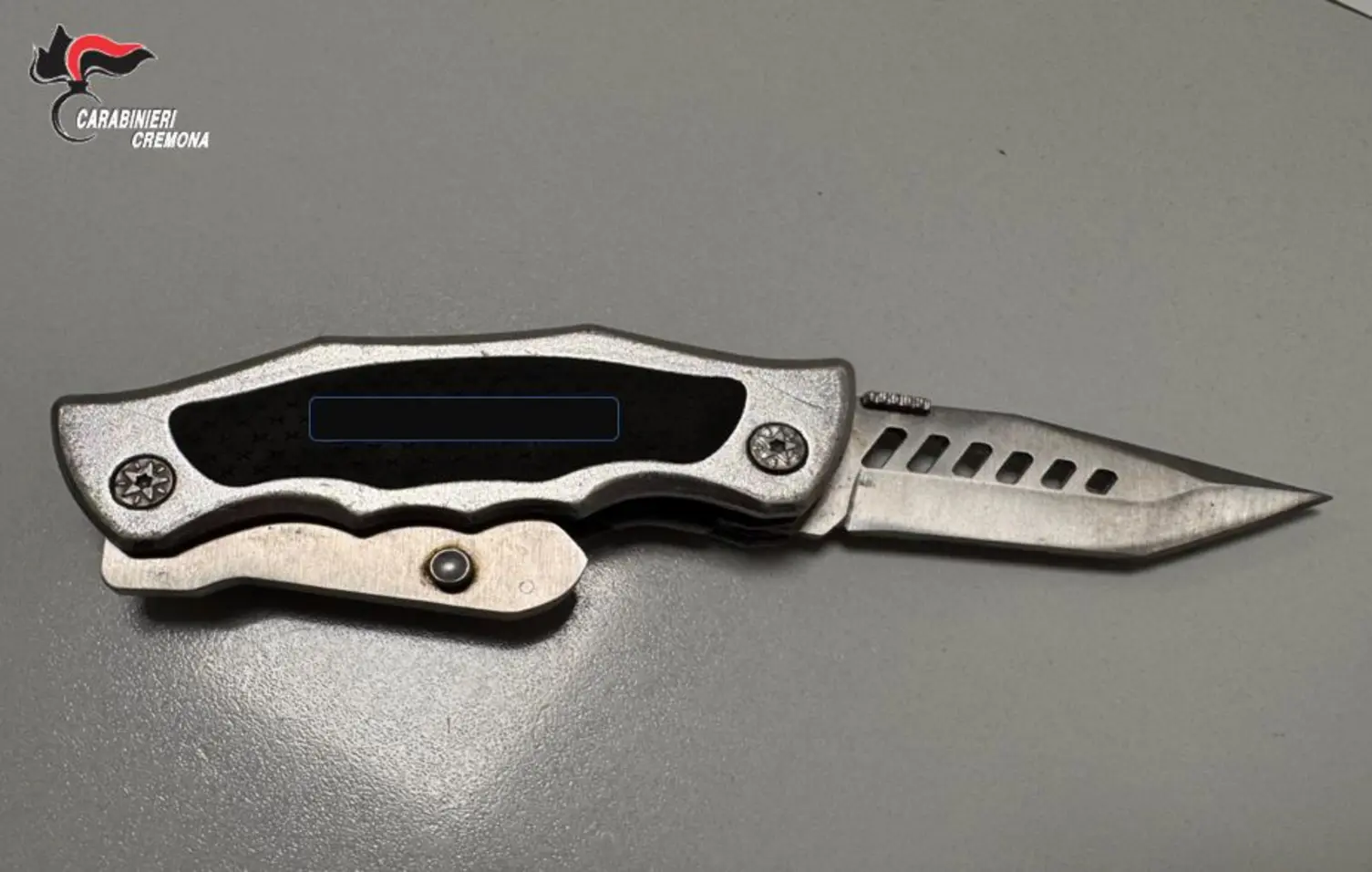 Cremona: denunciato per possesso di coltello illegale