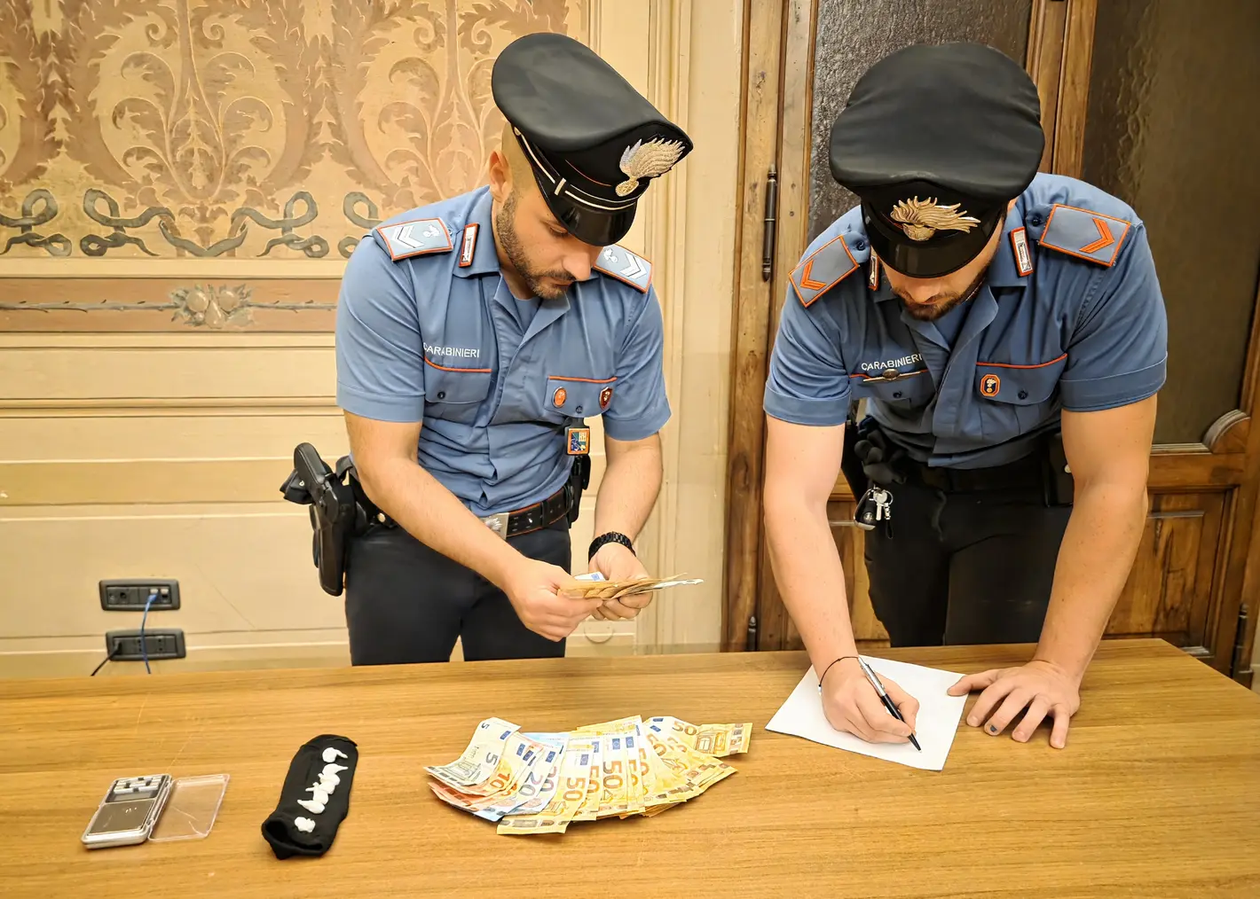 Droga e denaro: arresto dei Carabinieri a Foligno